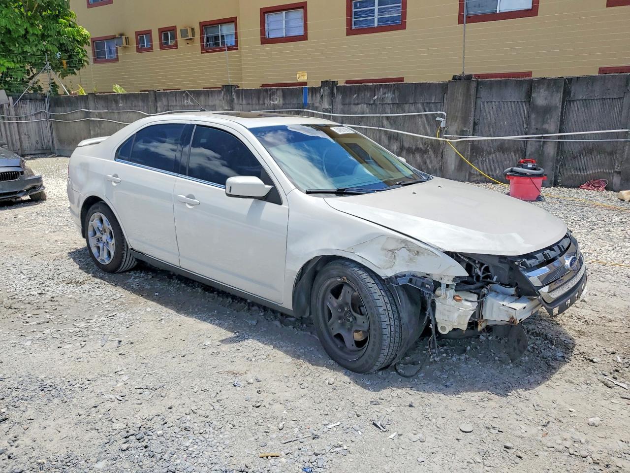 2011 Ford Fusion Se White vin: 3FAHP0HA4BR165067
