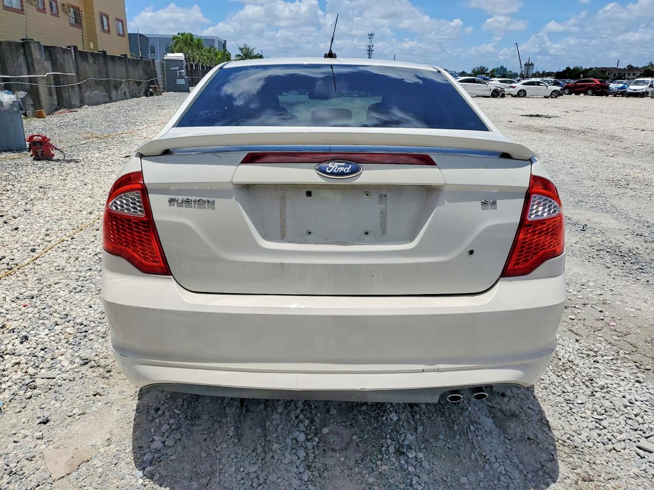 2011 Ford Fusion Se White vin: 3FAHP0HA4BR165067