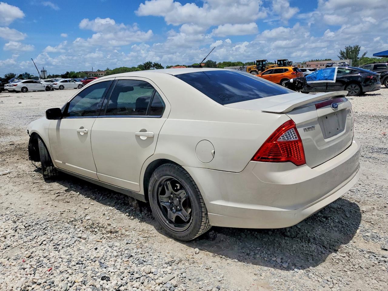 2011 Ford Fusion Se White vin: 3FAHP0HA4BR165067
