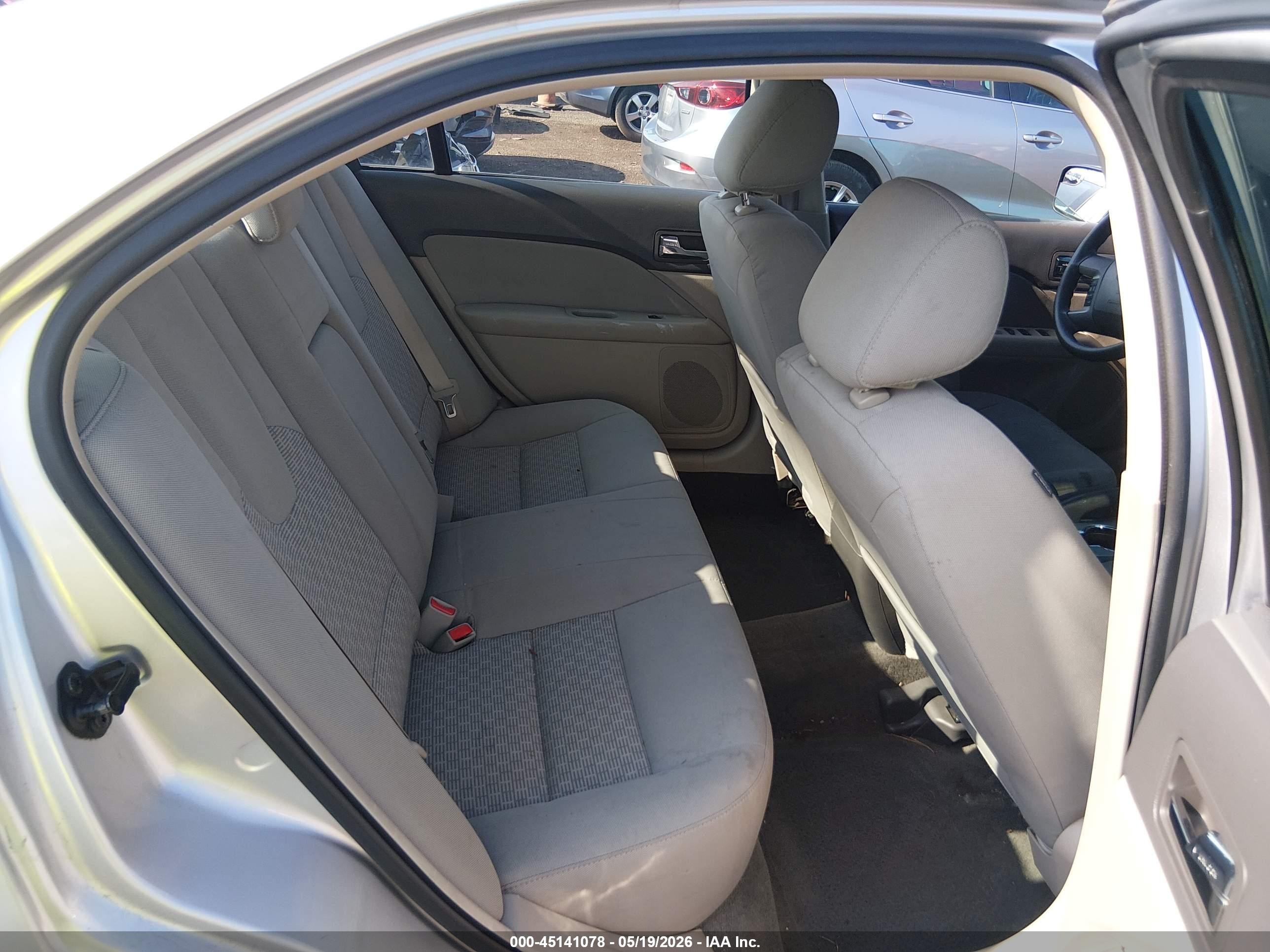 2011 Ford Fusion Se Серебряный vin: 3FAHP0HA4BR176862