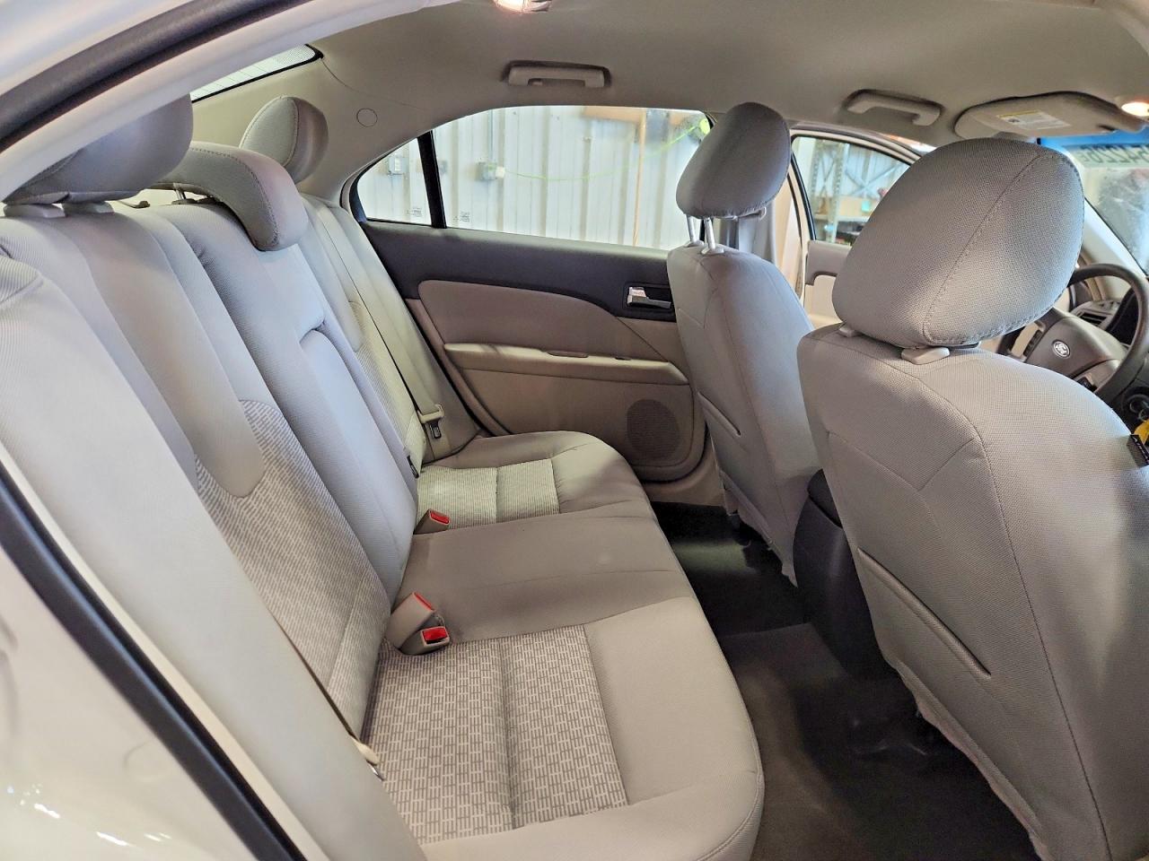 2012 Ford Fusion Se White vin: 3FAHP0HA4CR233286