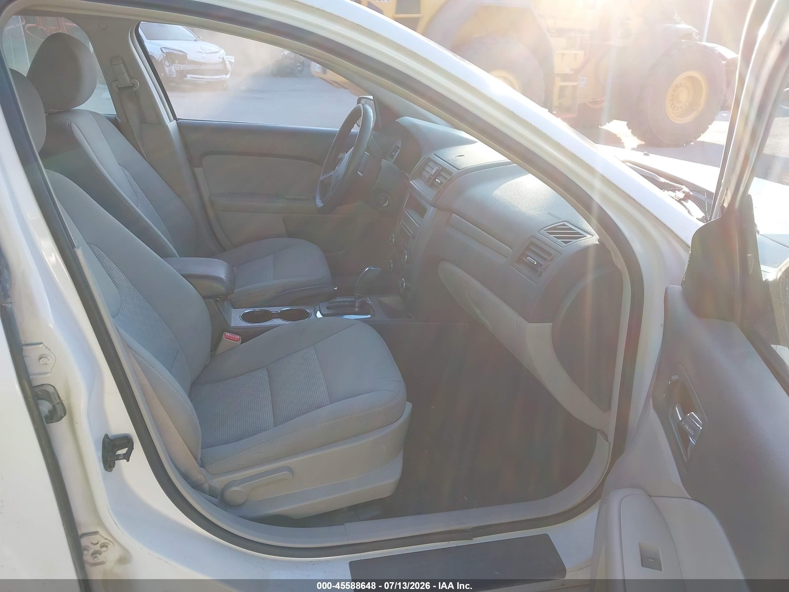 2012 Ford Fusion Se White vin: 3FAHP0HA4CR235541