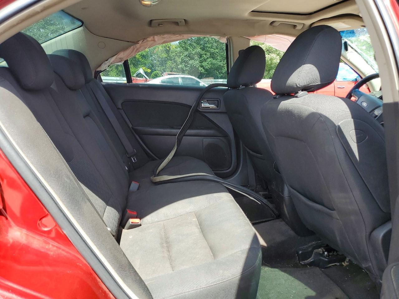 2010 Ford Fusion Se Red vin: 3FAHP0HA5AR151614