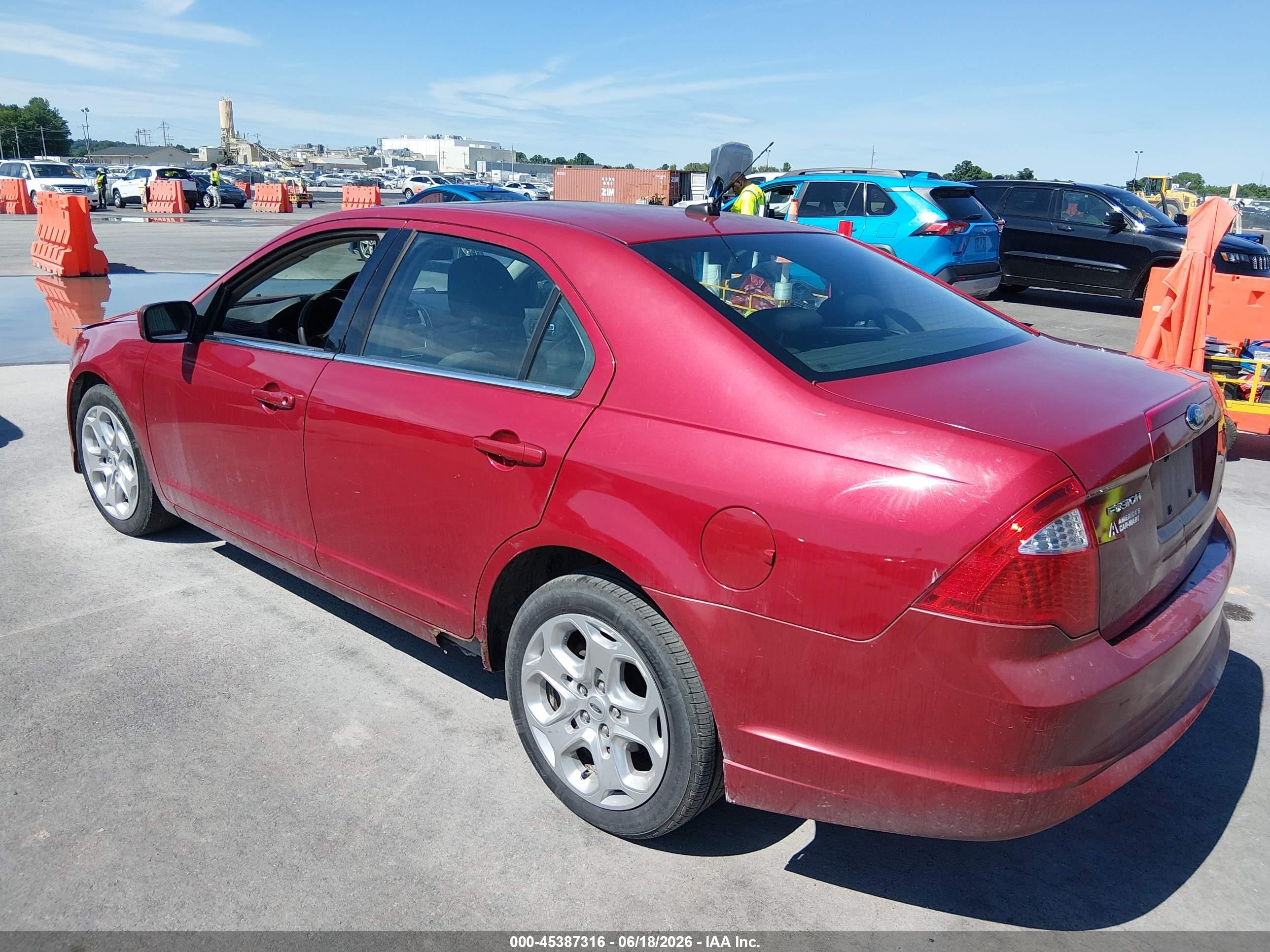 2010 Ford Fusion Se Red vin: 3FAHP0HA5AR168302