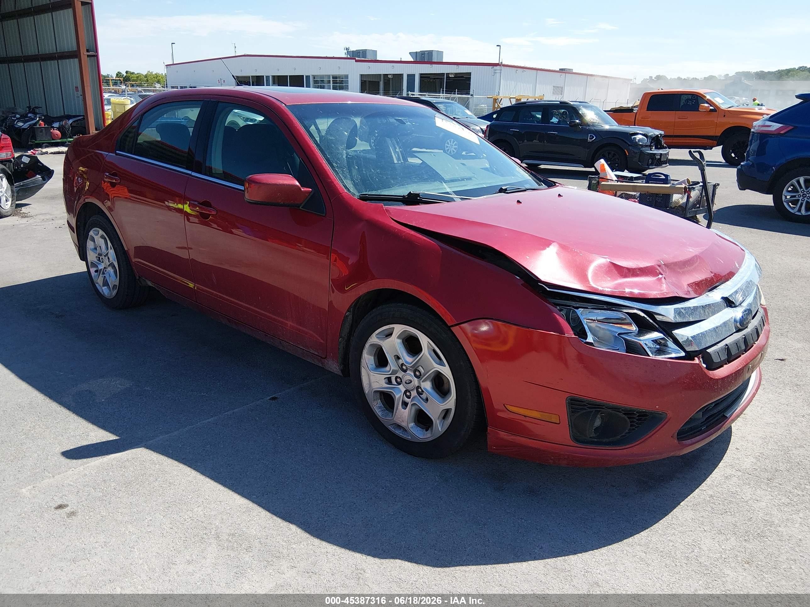 2010 Ford Fusion Se Red vin: 3FAHP0HA5AR168302