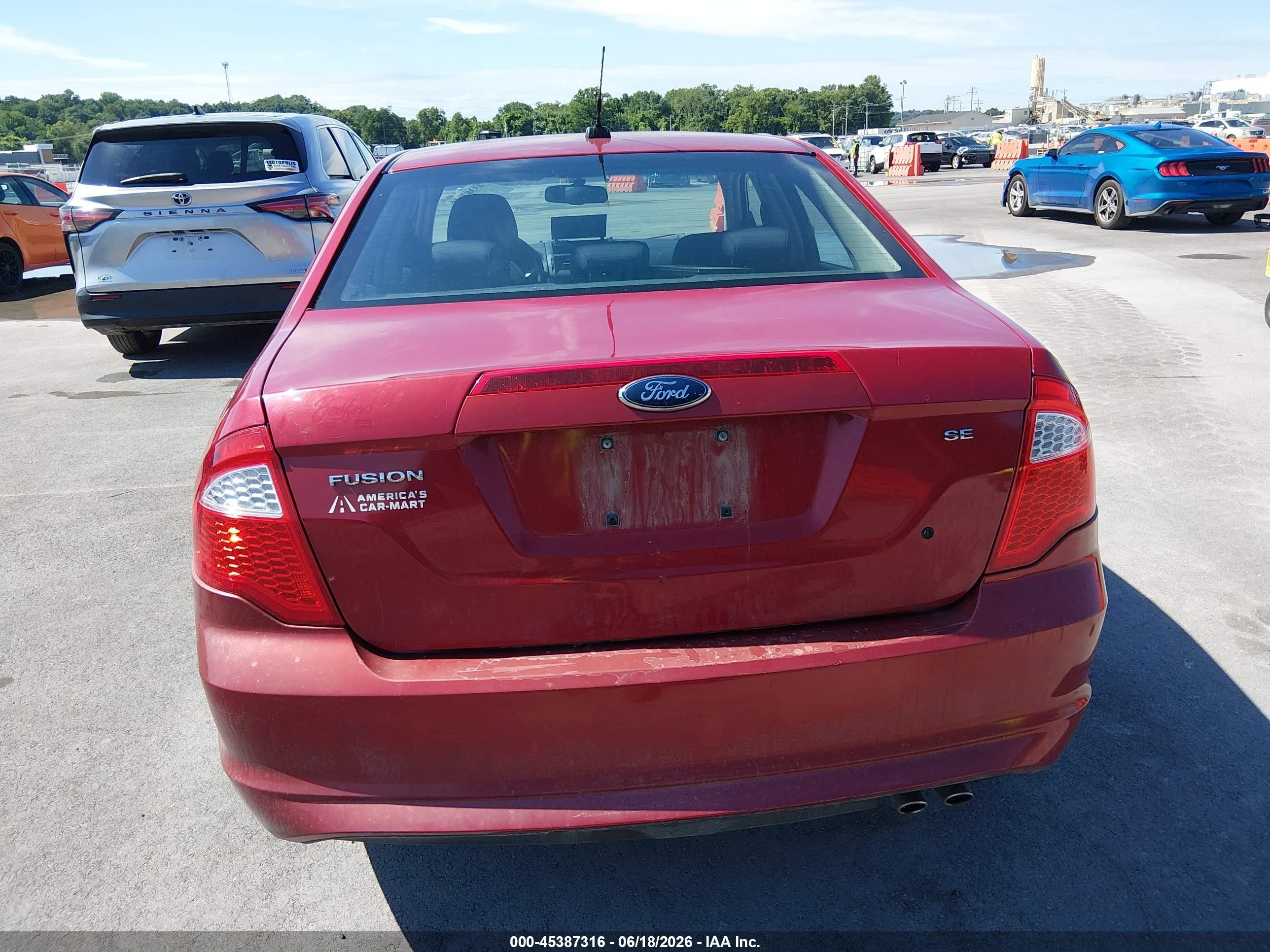 2010 Ford Fusion Se Red vin: 3FAHP0HA5AR168302