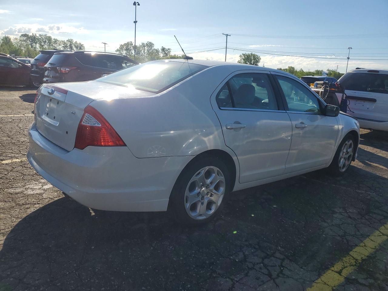 2010 Ford Fusion Se White vin: 3FAHP0HA5AR169076