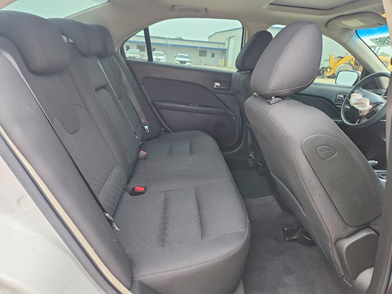 2010 Ford Fusion Se White vin: 3FAHP0HA5AR227428