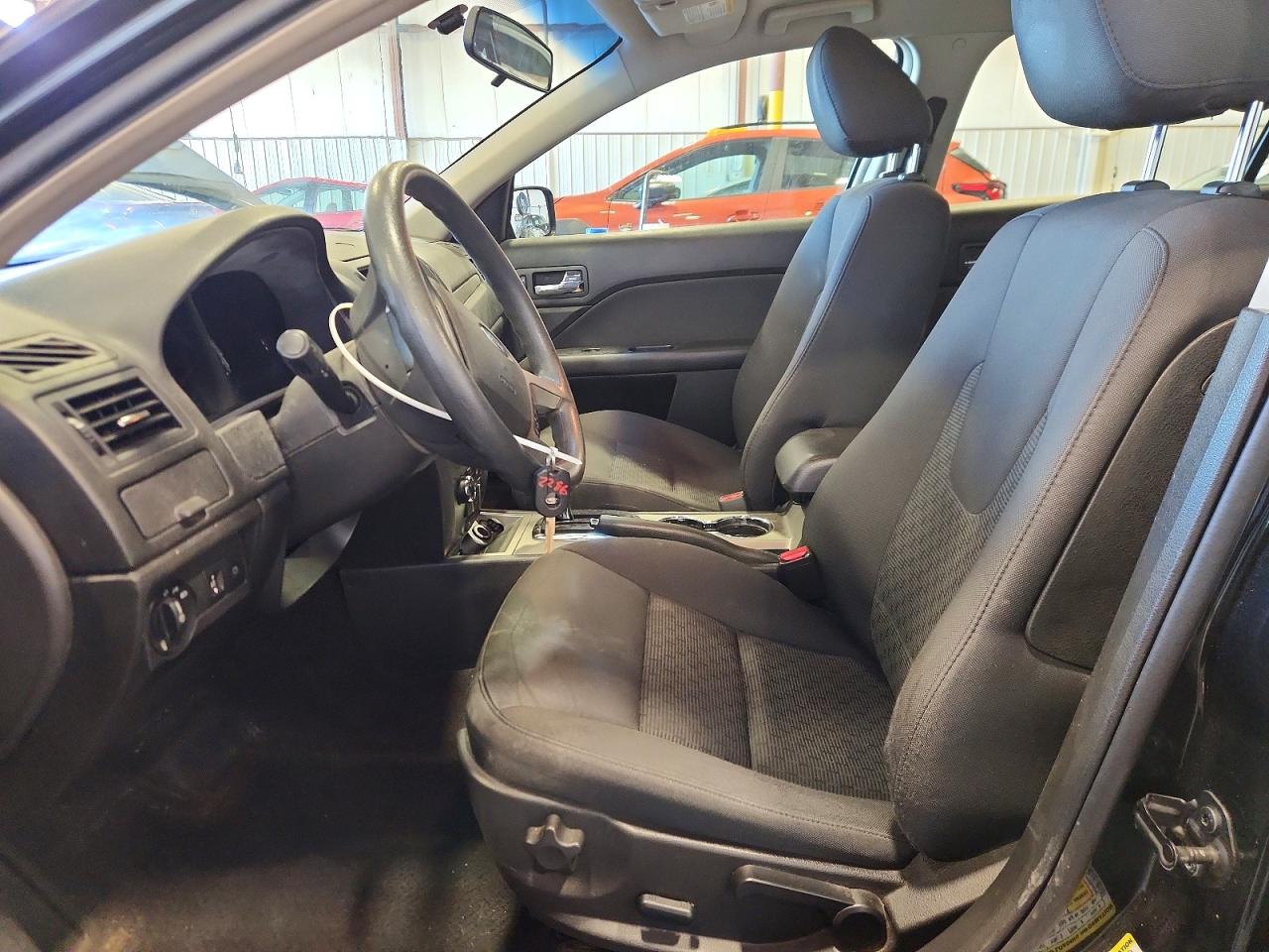 2010 Ford Fusion Se Black vin: 3FAHP0HA5AR285717