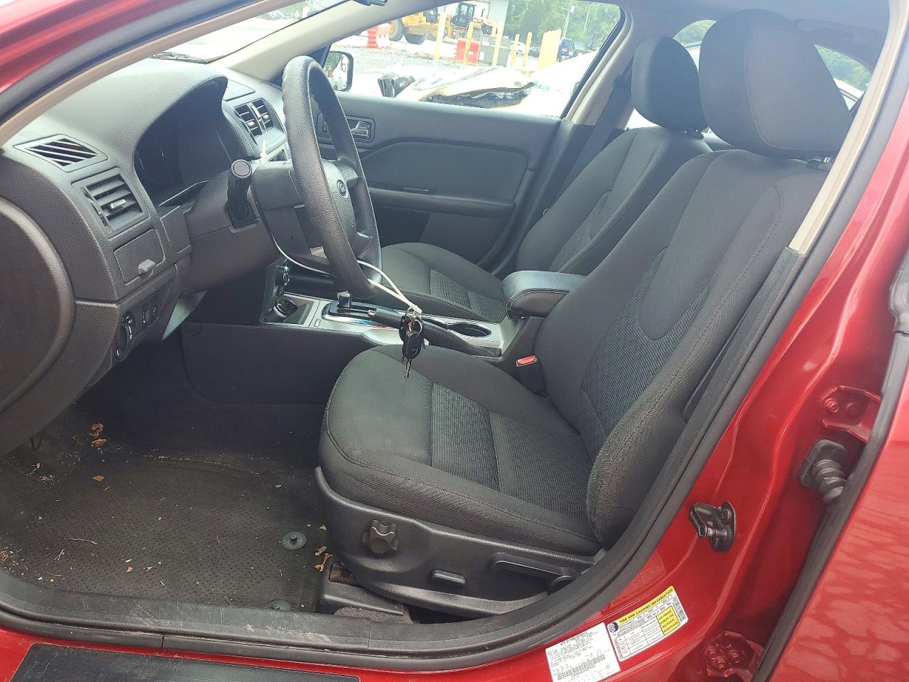 2010 Ford Fusion Se Red vin: 3FAHP0HA5AR294904