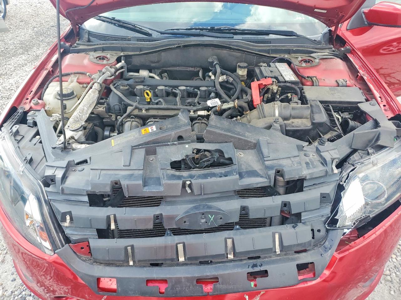 2010 Ford Fusion Se Red vin: 3FAHP0HA5AR294904