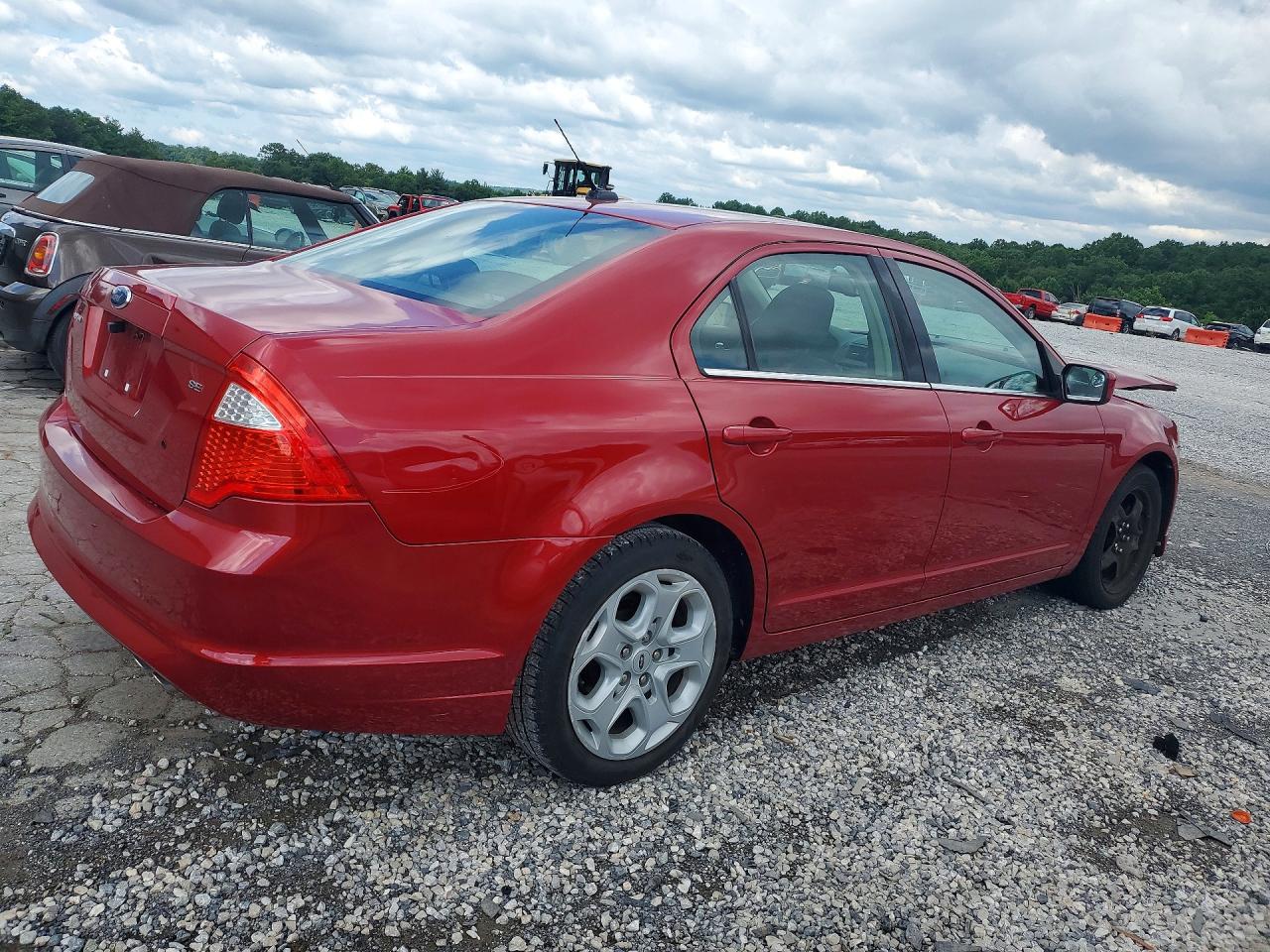 2010 Ford Fusion Se Red vin: 3FAHP0HA5AR294904