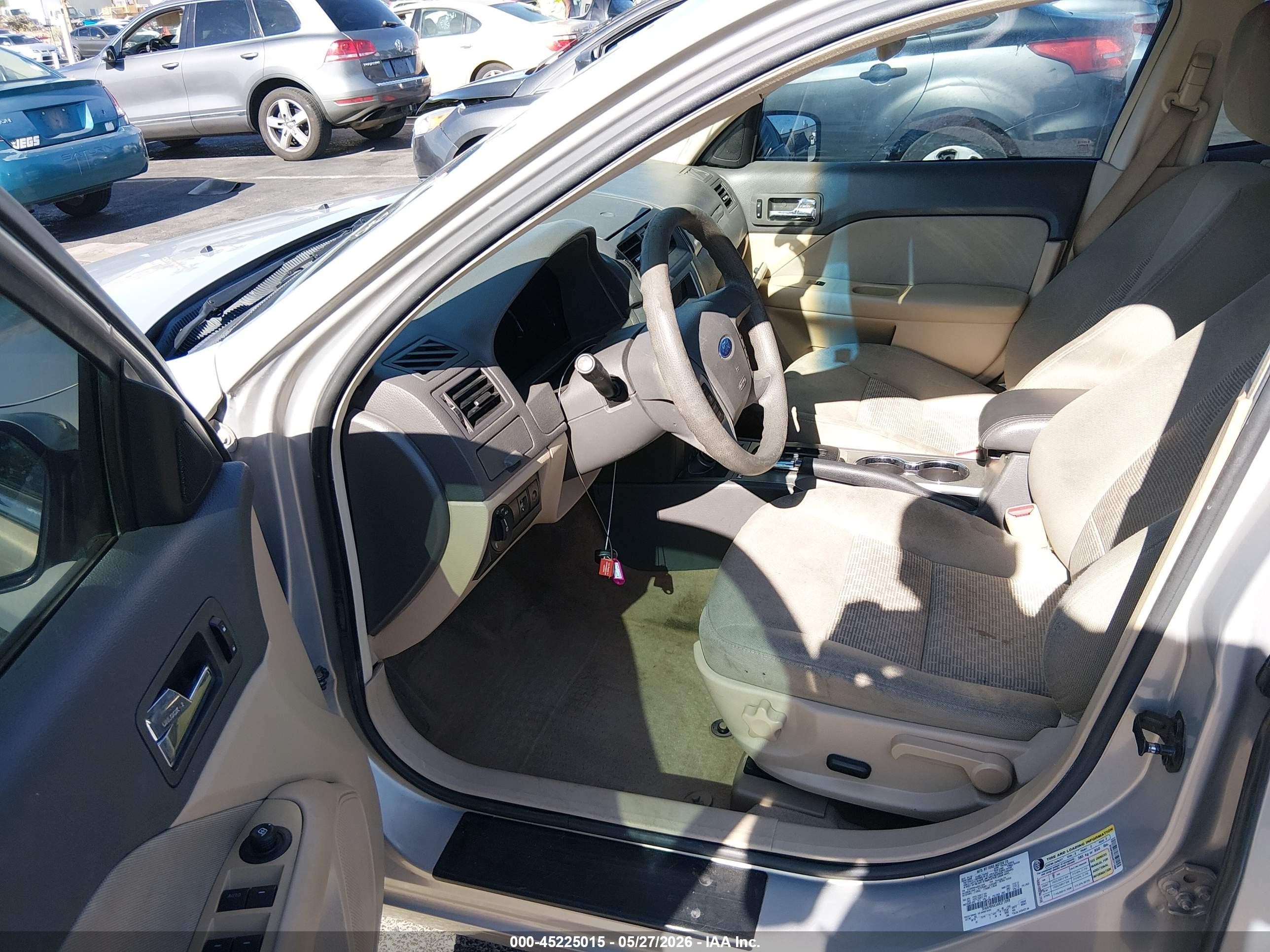 2010 Ford Fusion Se Beige vin: 3FAHP0HA5AR371898