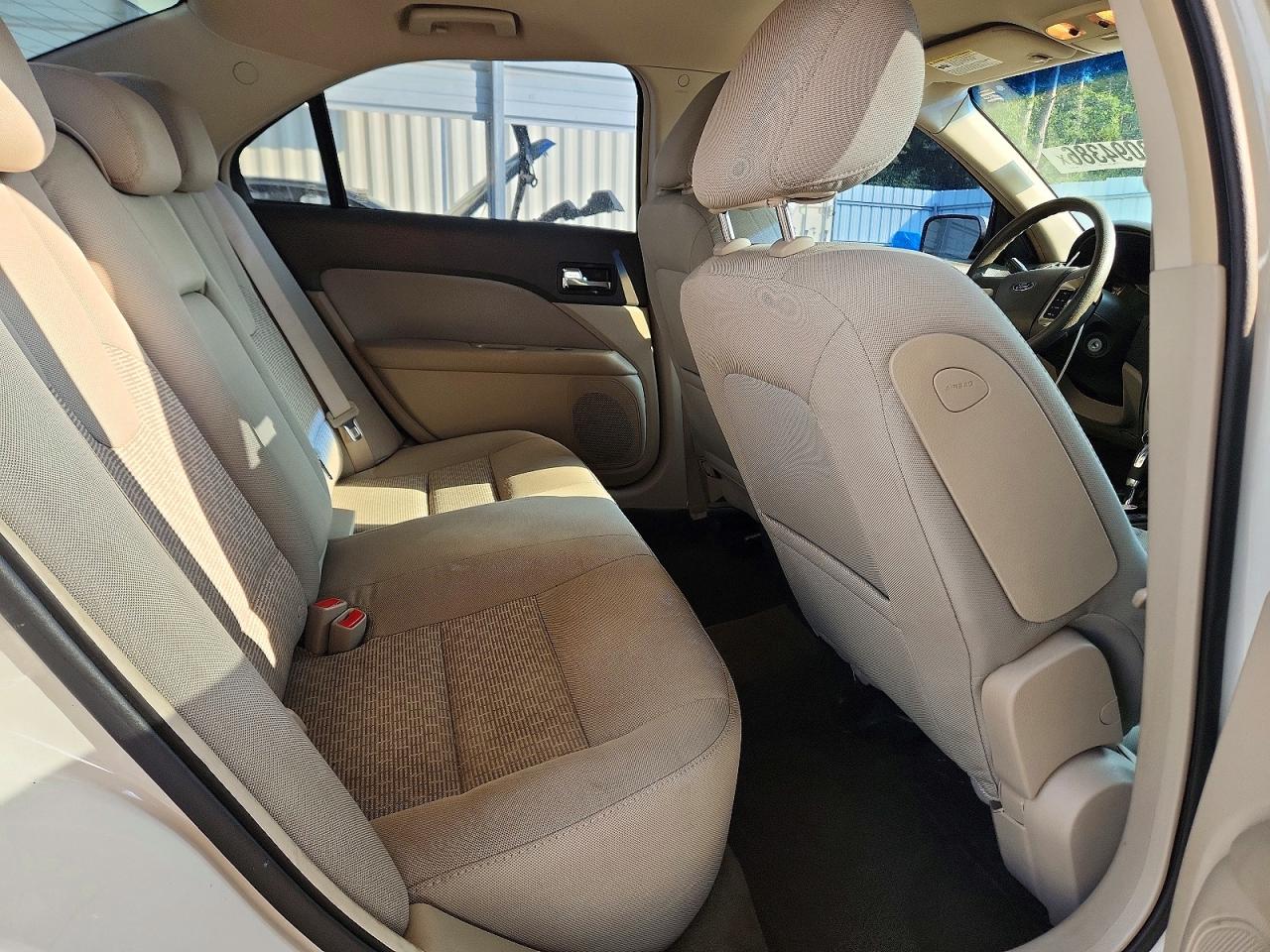 2010 Ford Fusion Se White vin: 3FAHP0HA5AR420565