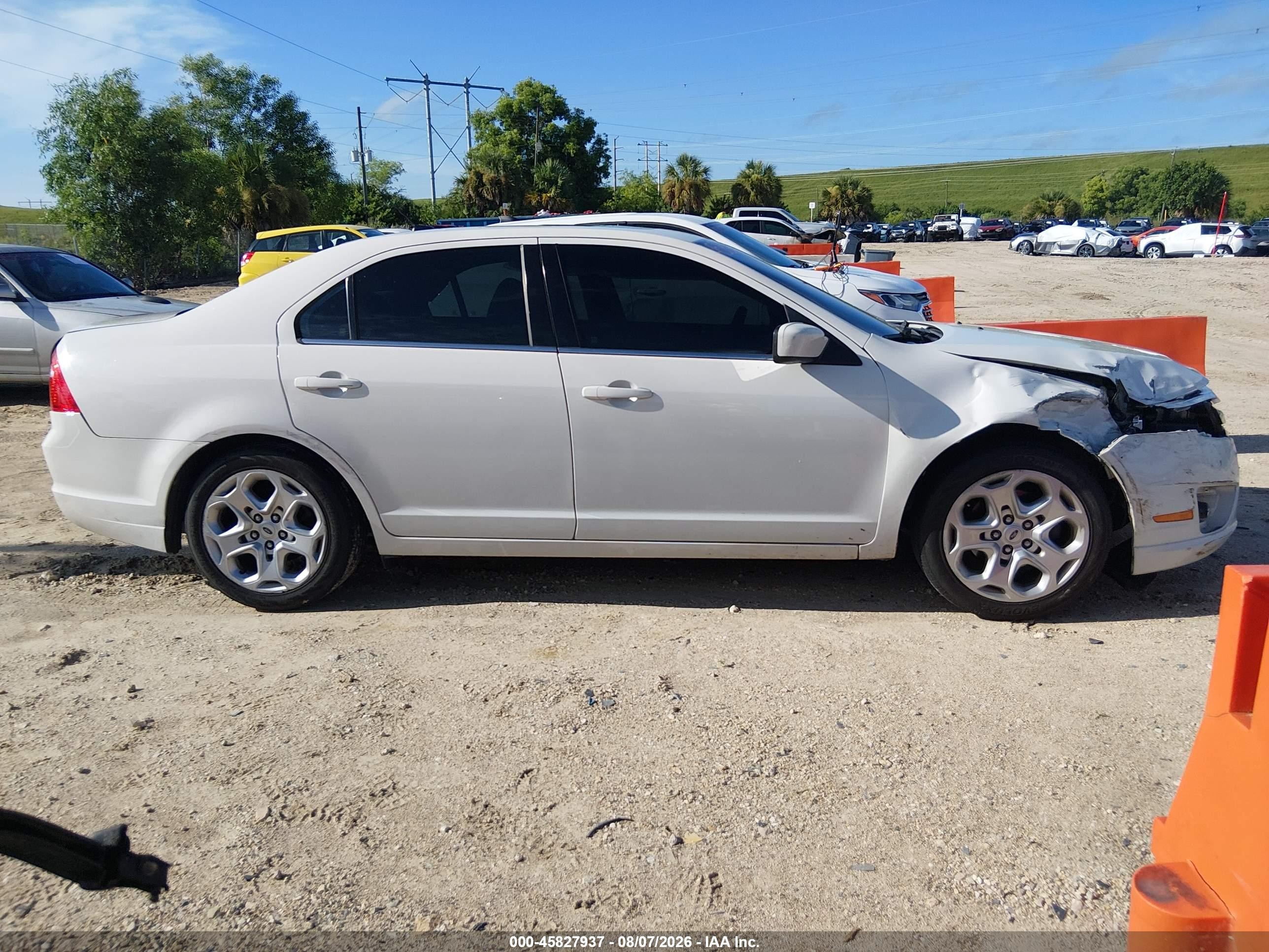 2010 Ford Fusion Se White vin: 3FAHP0HA5AR426365