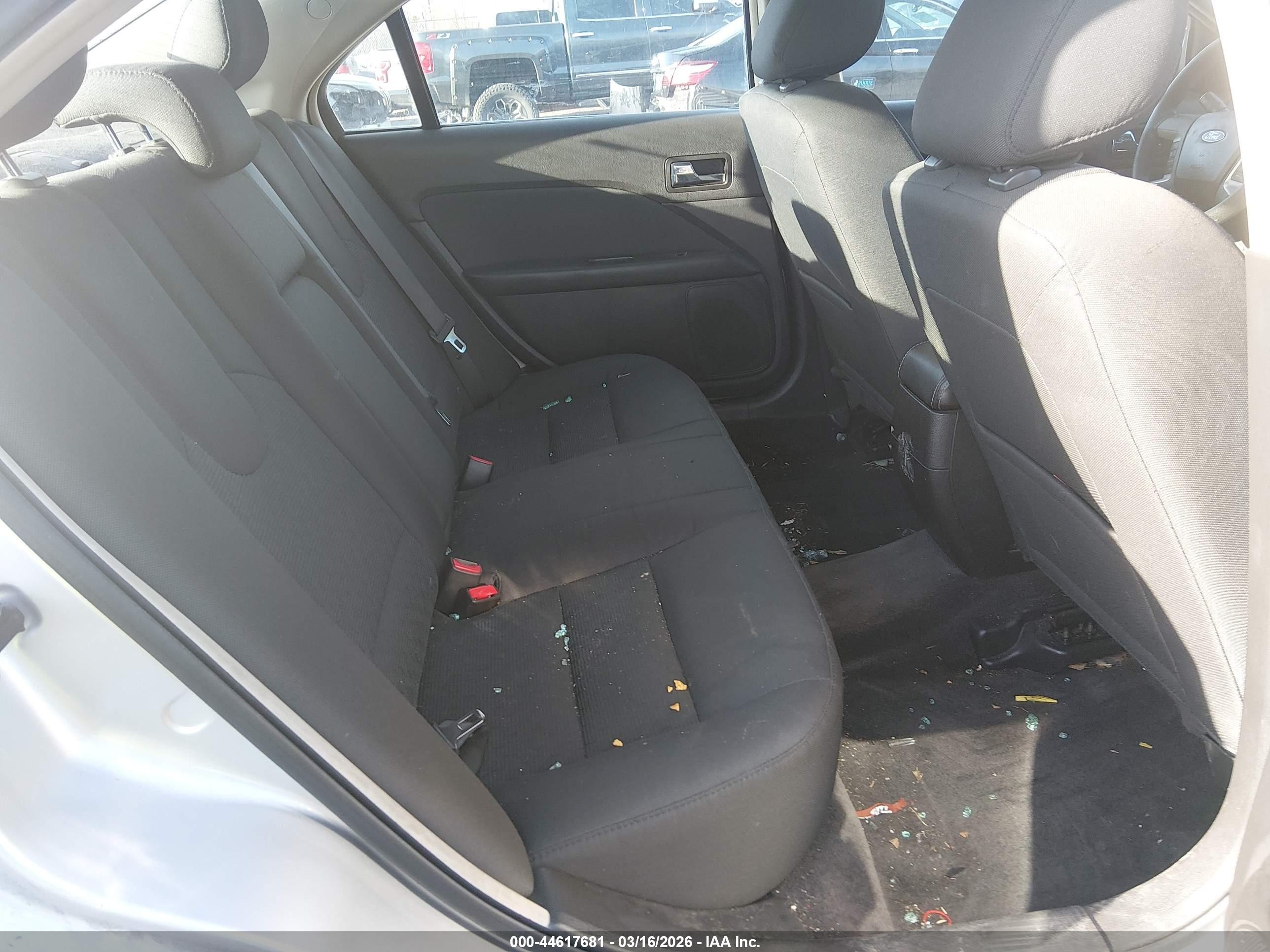 2011 Ford Fusion Se Silver vin: 3FAHP0HA5BR147922