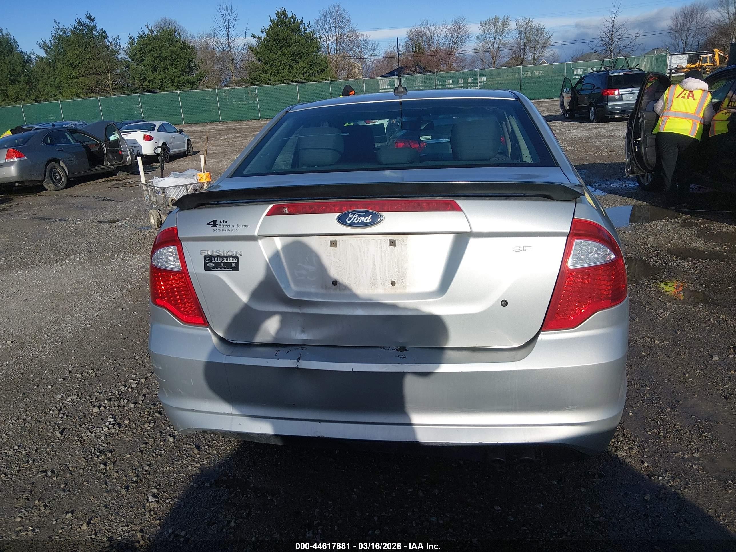 2011 Ford Fusion Se Silver vin: 3FAHP0HA5BR147922