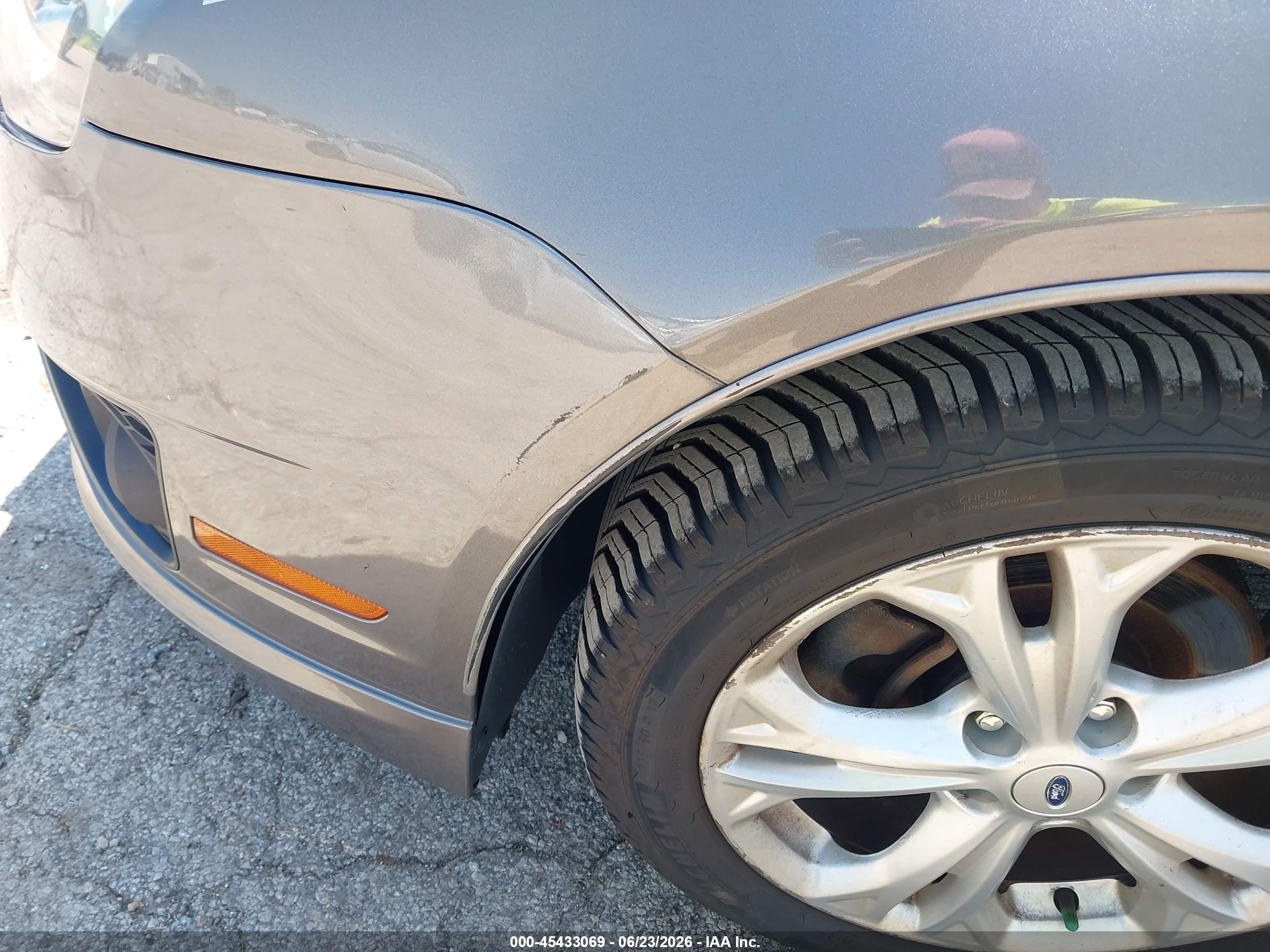 2012 Ford Fusion Se Silver vin: 3FAHP0HA5CR222782