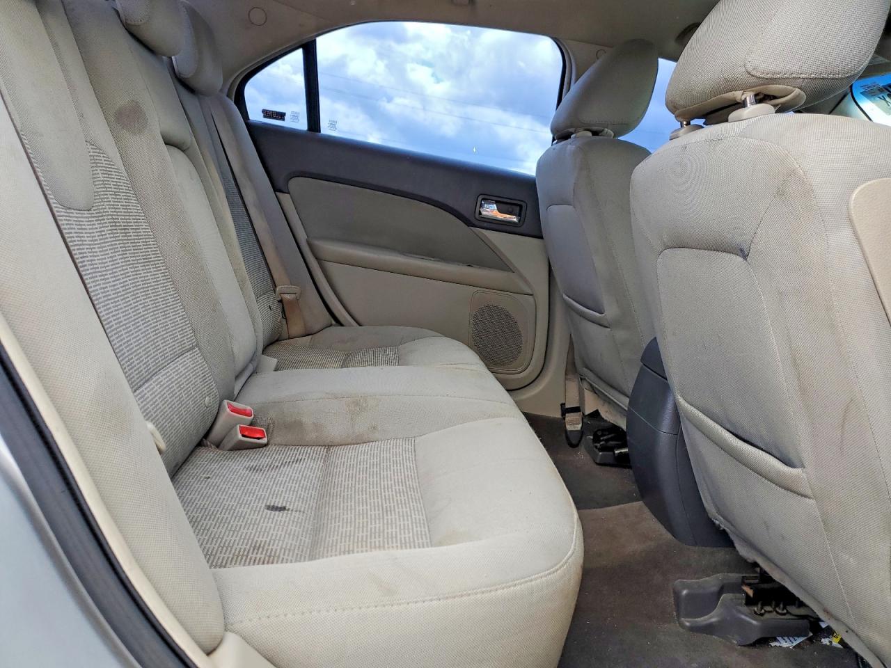 2010 Ford Fusion Se Silver vin: 3FAHP0HA6AR128827