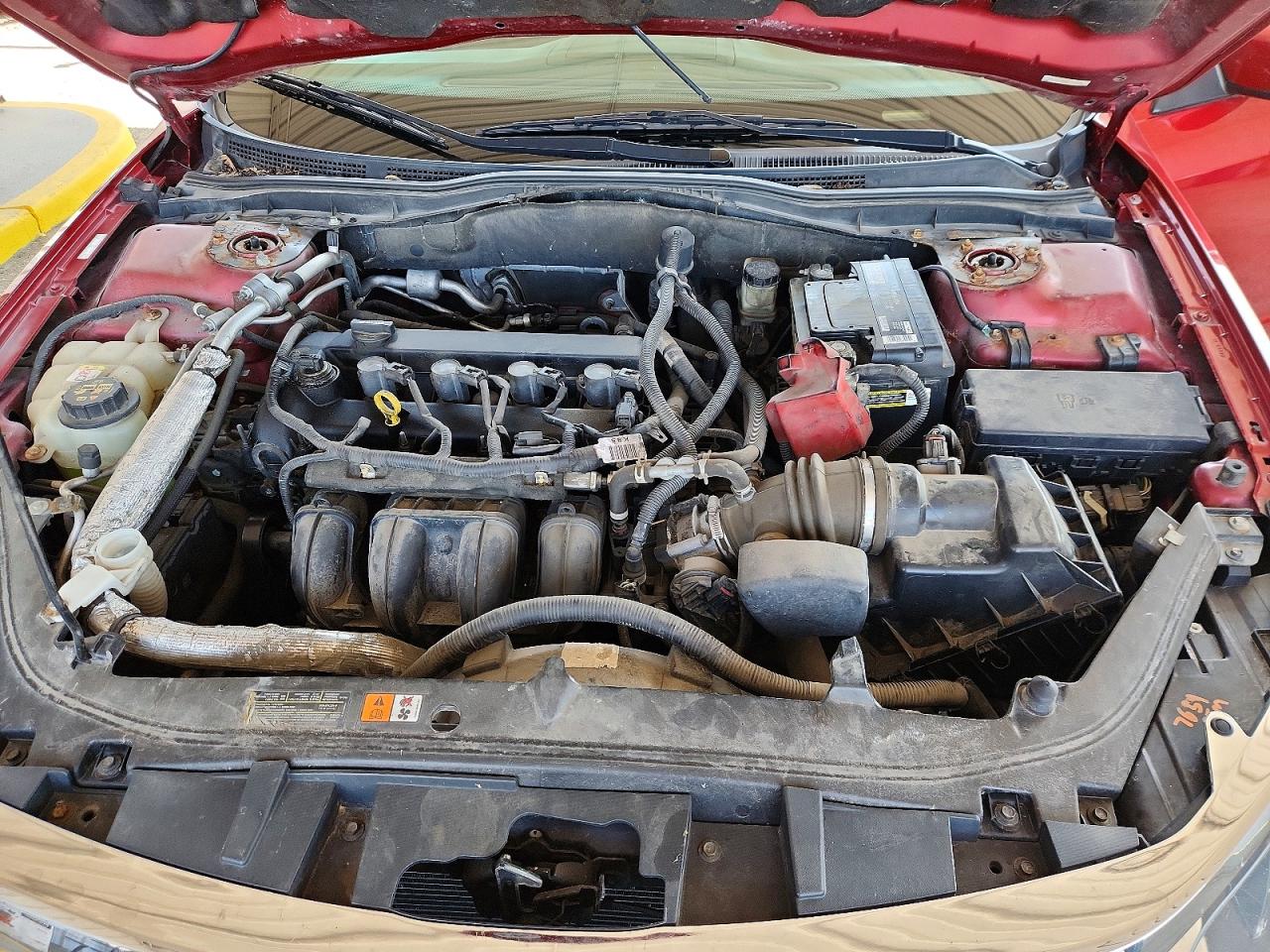 2010 Ford Fusion Se Red vin: 3FAHP0HA6AR192382