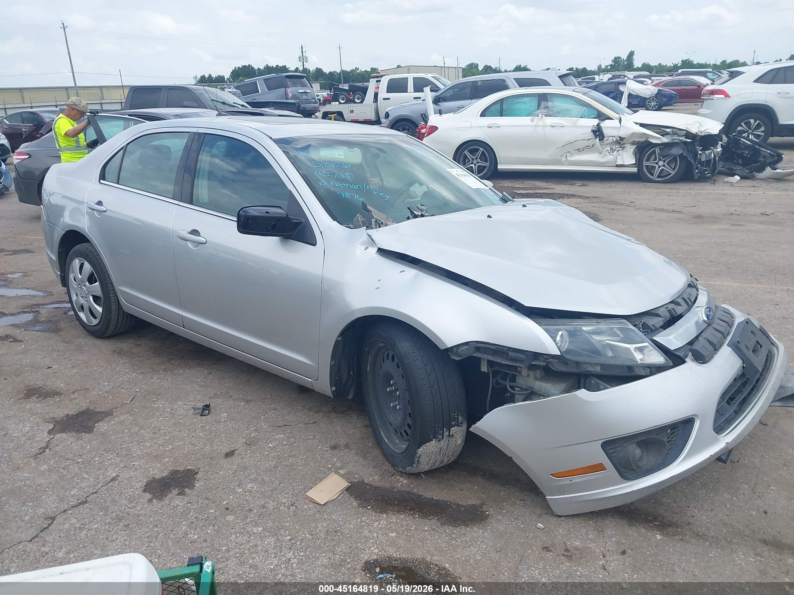 2011 Ford Fusion Se Silver vin: 3FAHP0HA6BR139876