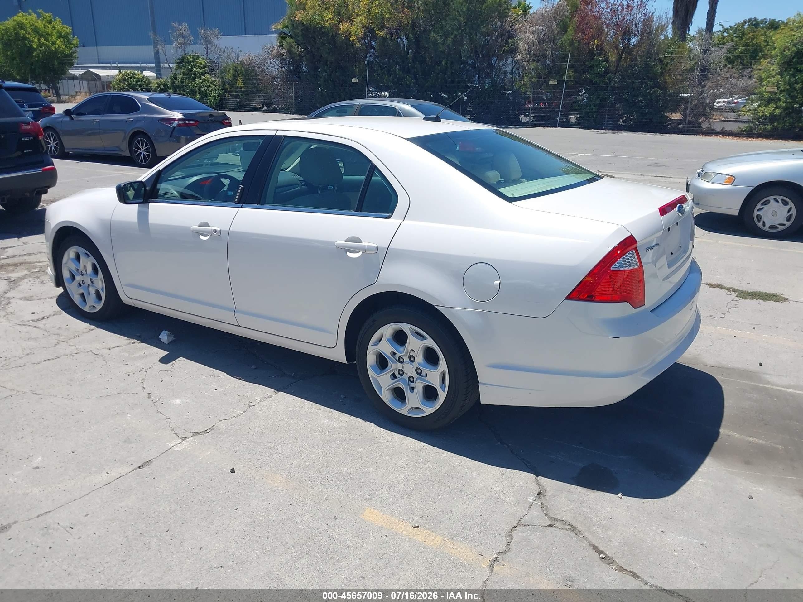 2011 Ford Fusion Se White vin: 3FAHP0HA6BR159349