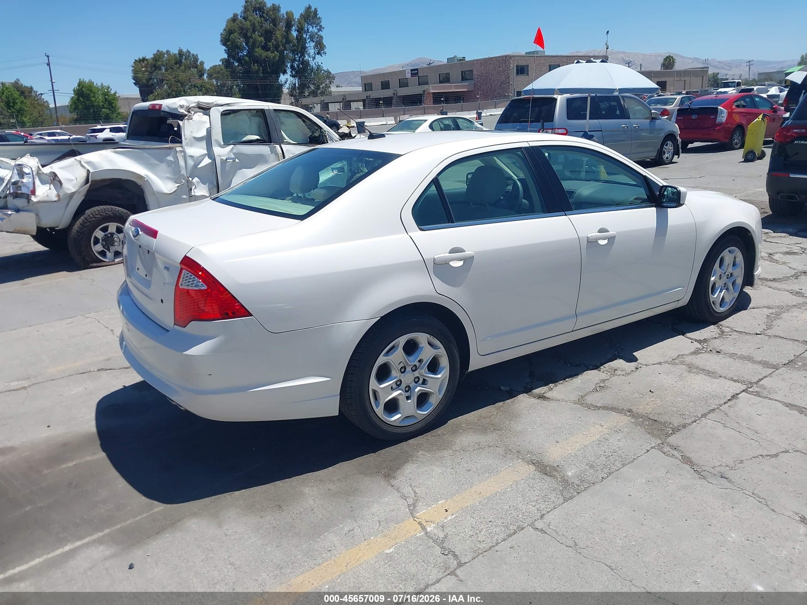 2011 Ford Fusion Se White vin: 3FAHP0HA6BR159349