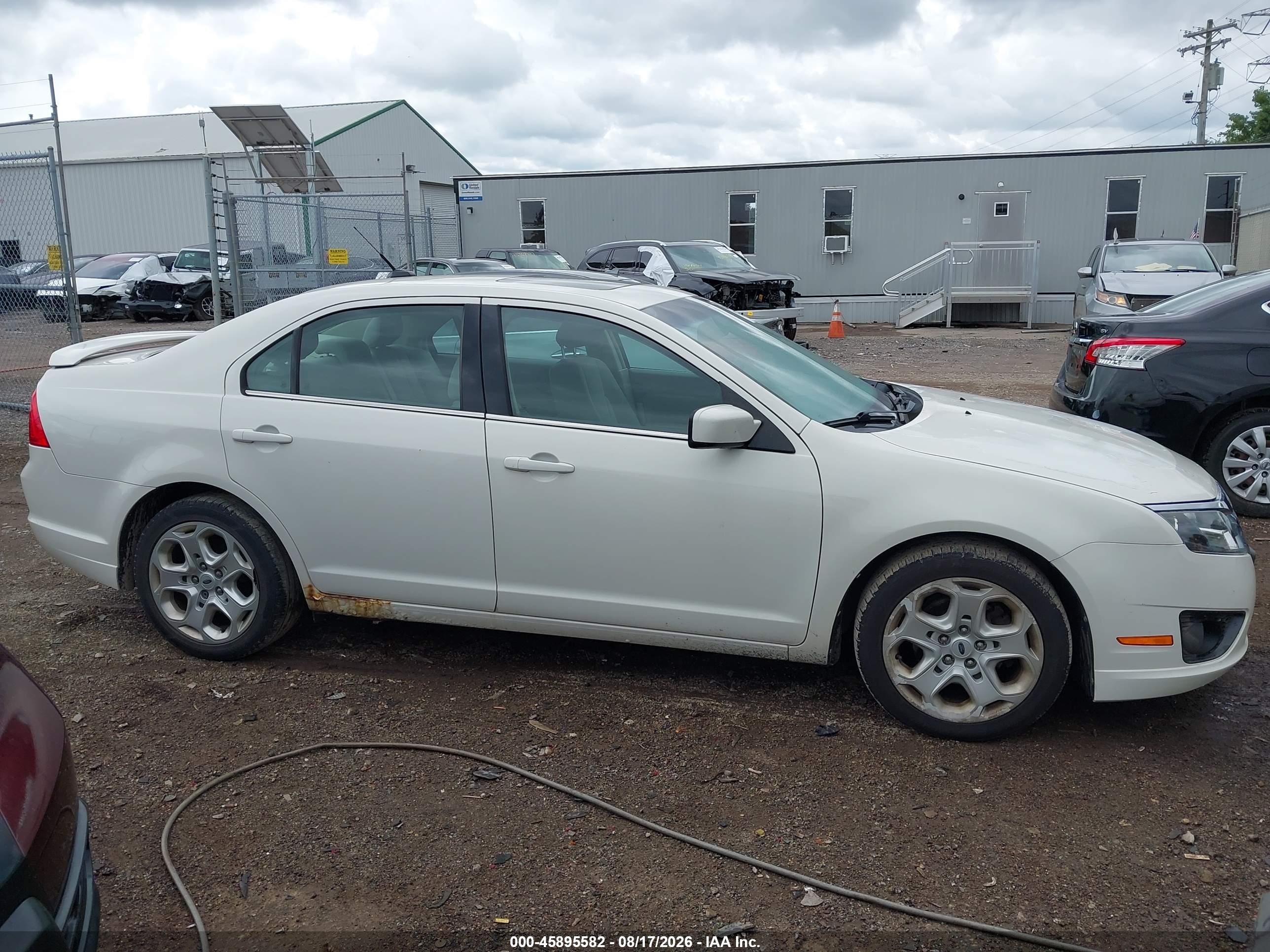 2011 Ford Fusion Se White vin: 3FAHP0HA6BR165006
