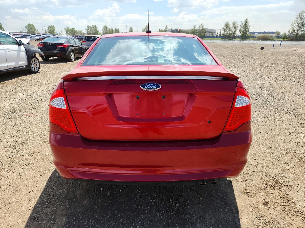 2011 Ford Fusion Se Red vin: 3FAHP0HA6BR282827