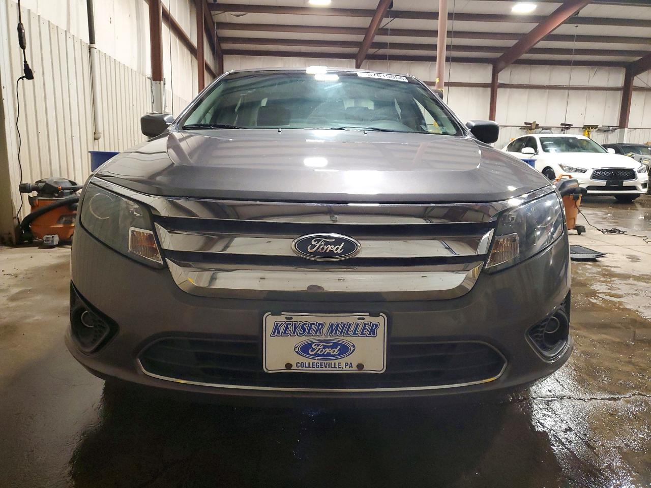 2011 Ford Fusion Se Gray vin: 3FAHP0HA6BR307824