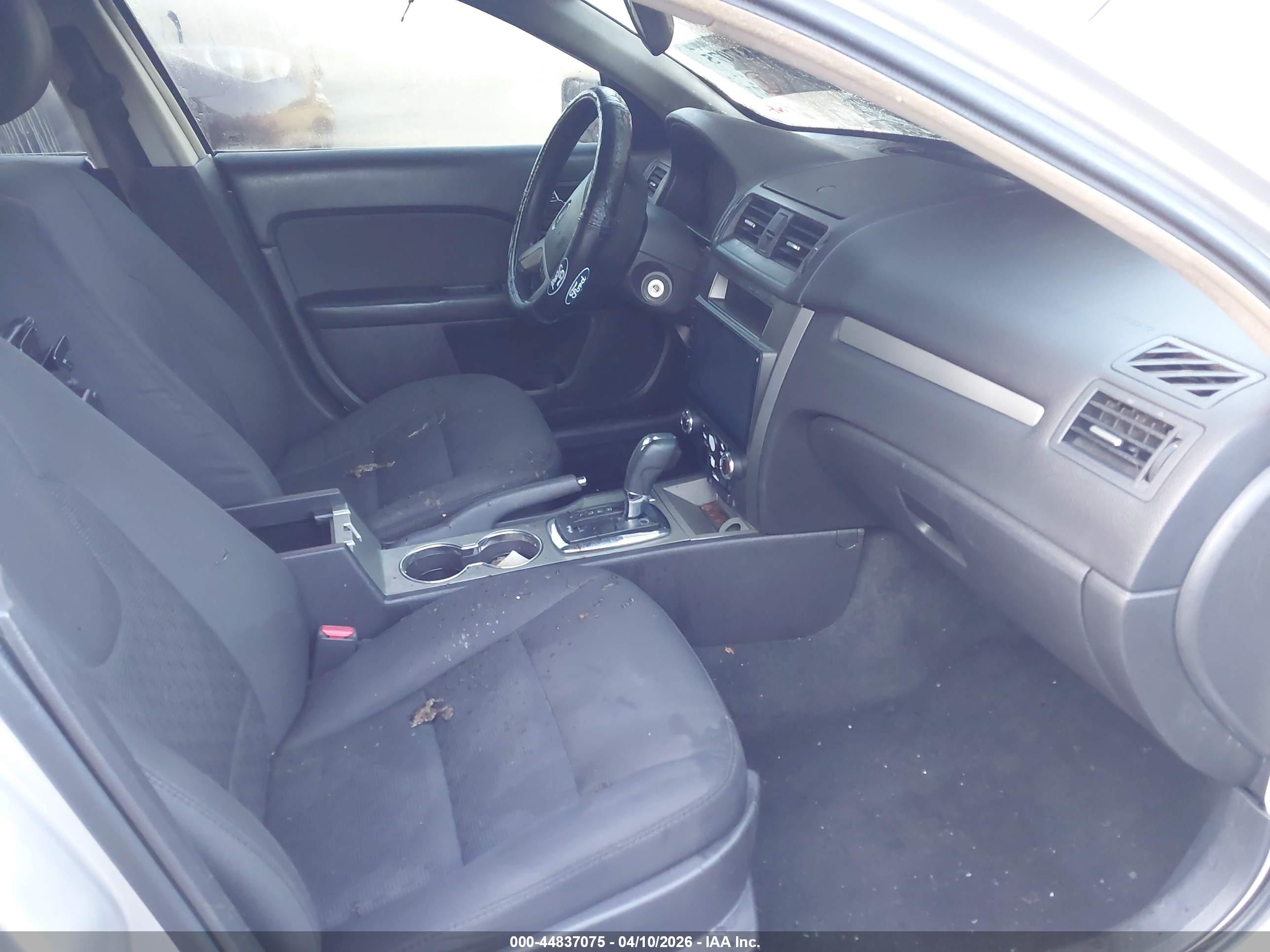 2011 Ford Fusion Se Silver vin: 3FAHP0HA6BR345750
