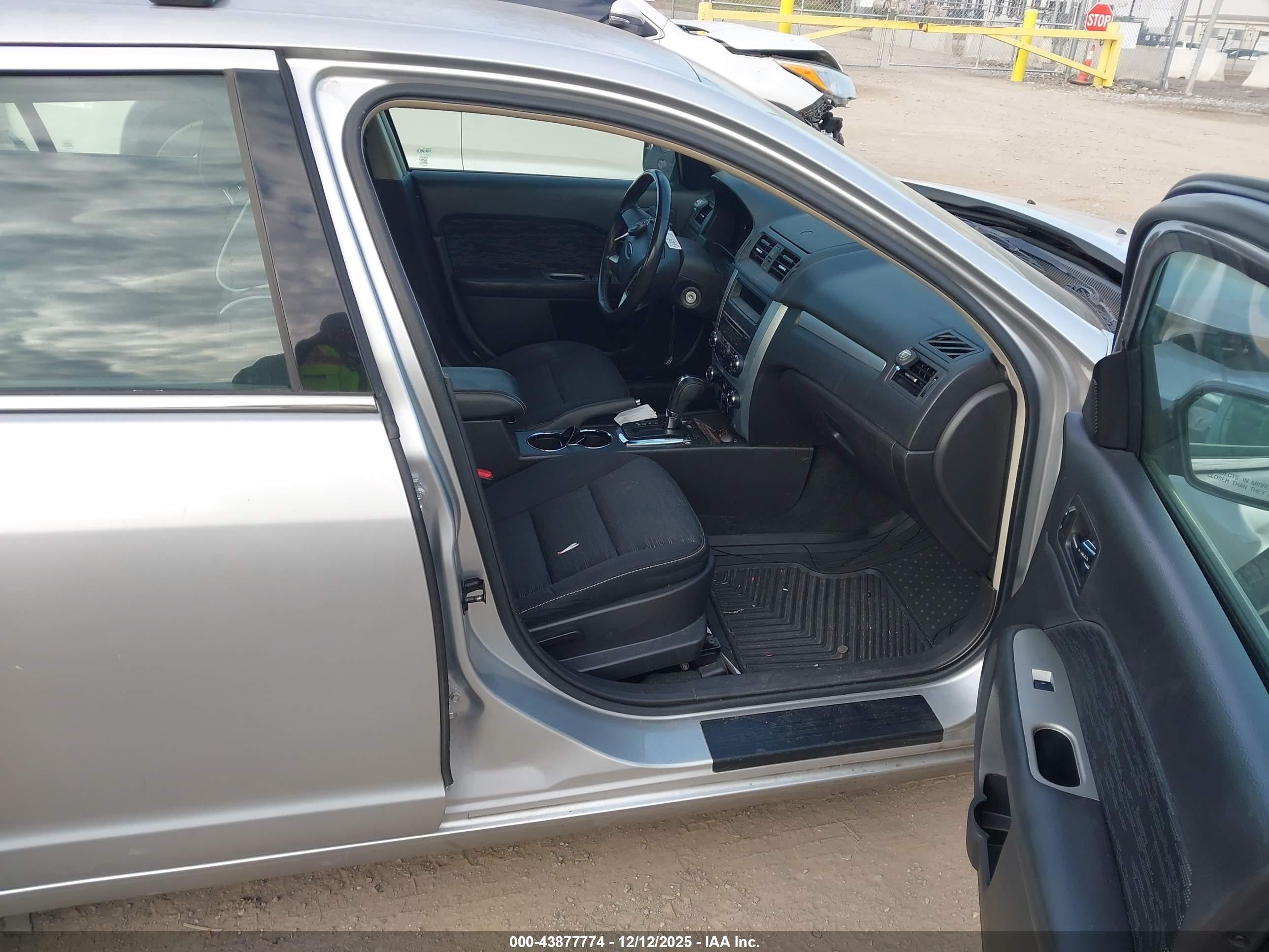 2012 Ford Fusion Se Silver vin: 3FAHP0HA6CR112906