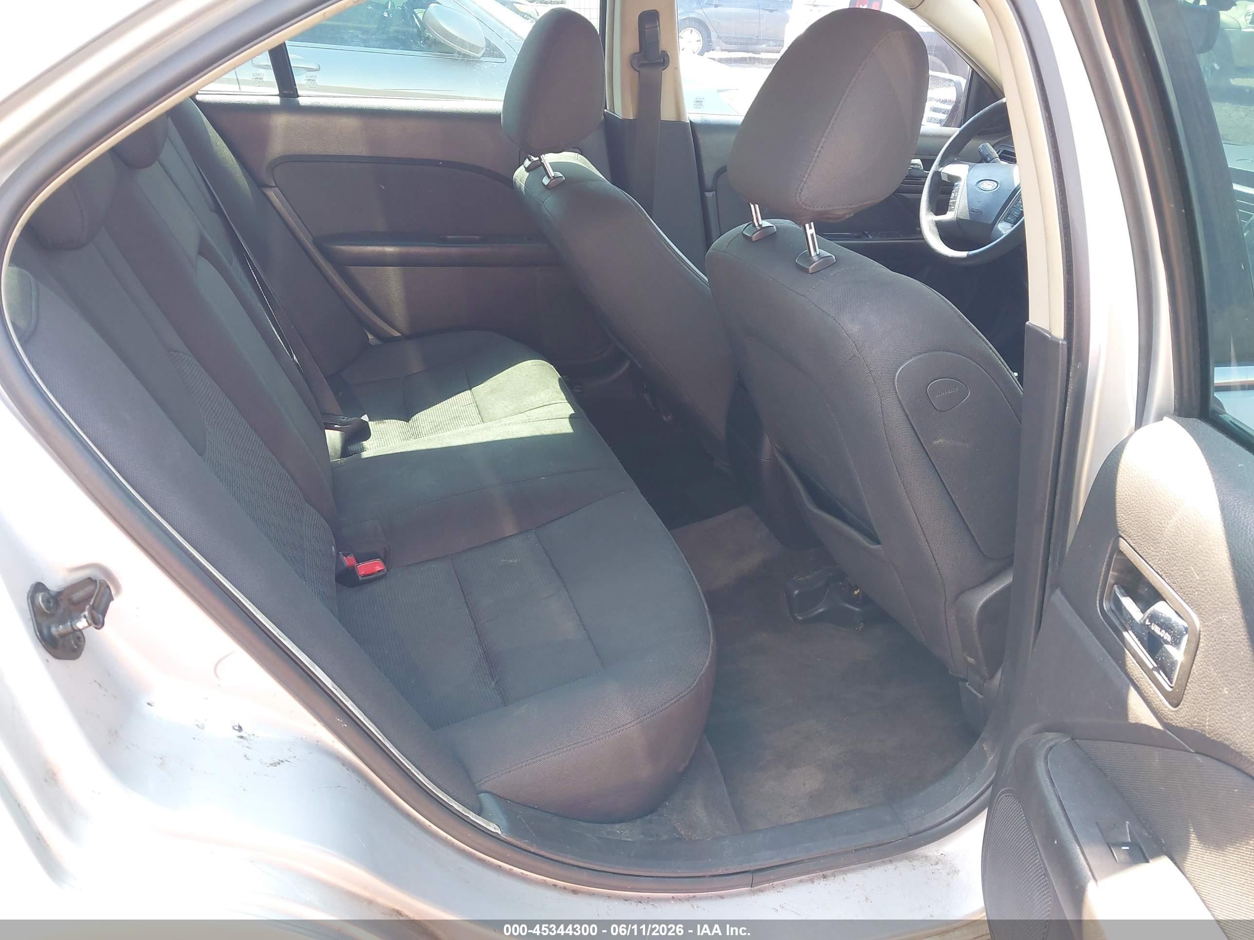 2010 Ford Fusion Se Silver vin: 3FAHP0HA7AR235675