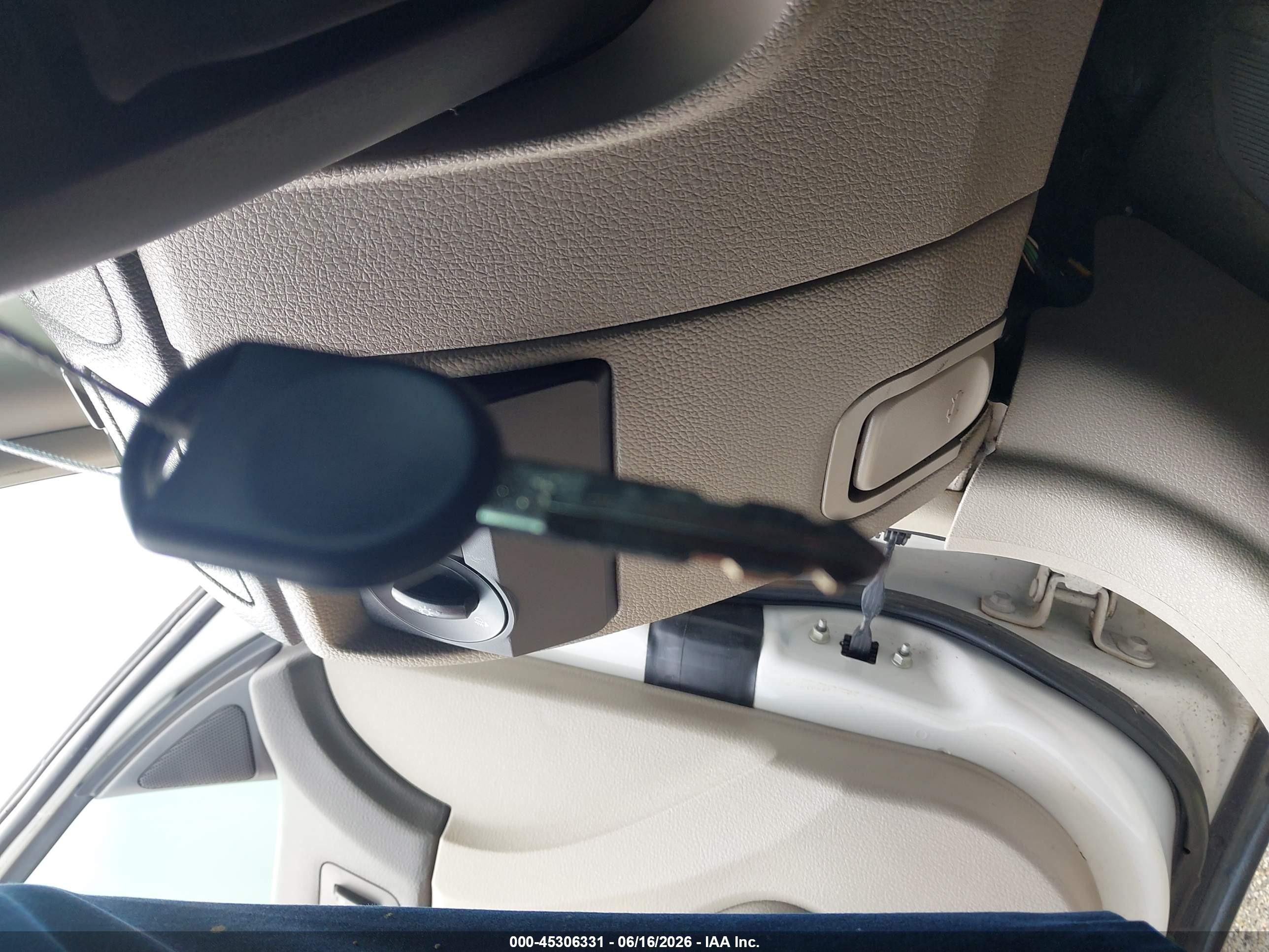 2010 Ford Fusion Se Белый vin: 3FAHP0HA7AR292037