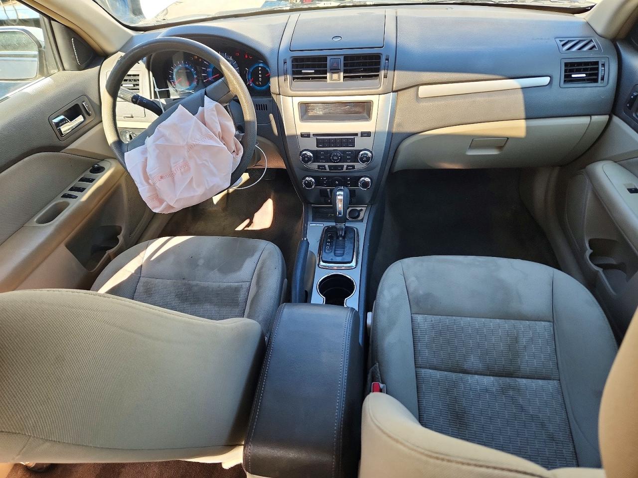 2010 Ford Fusion Se Beige vin: 3FAHP0HA7AR301822