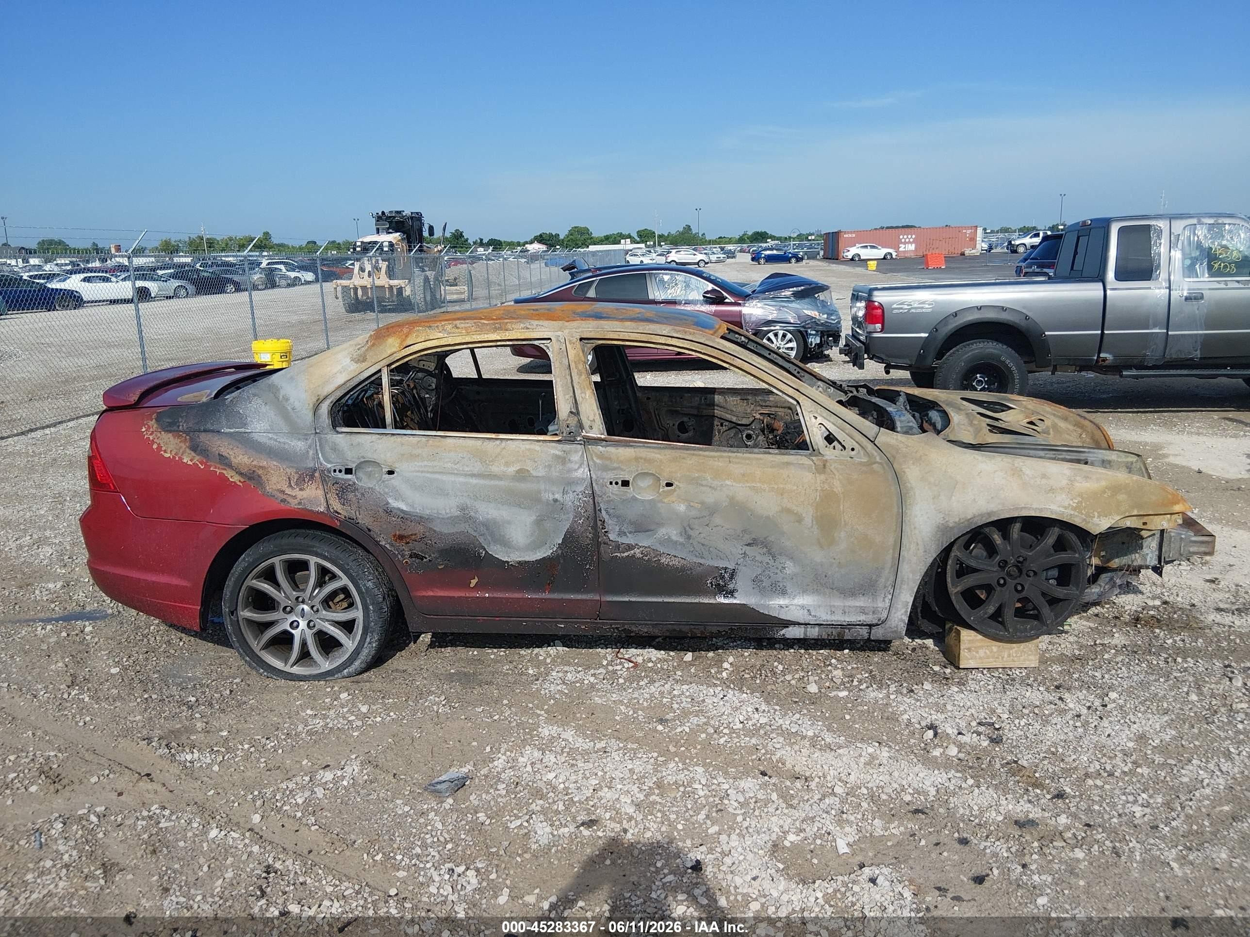 2011 Ford Fusion Se Red vin: 3FAHP0HA7BR114114