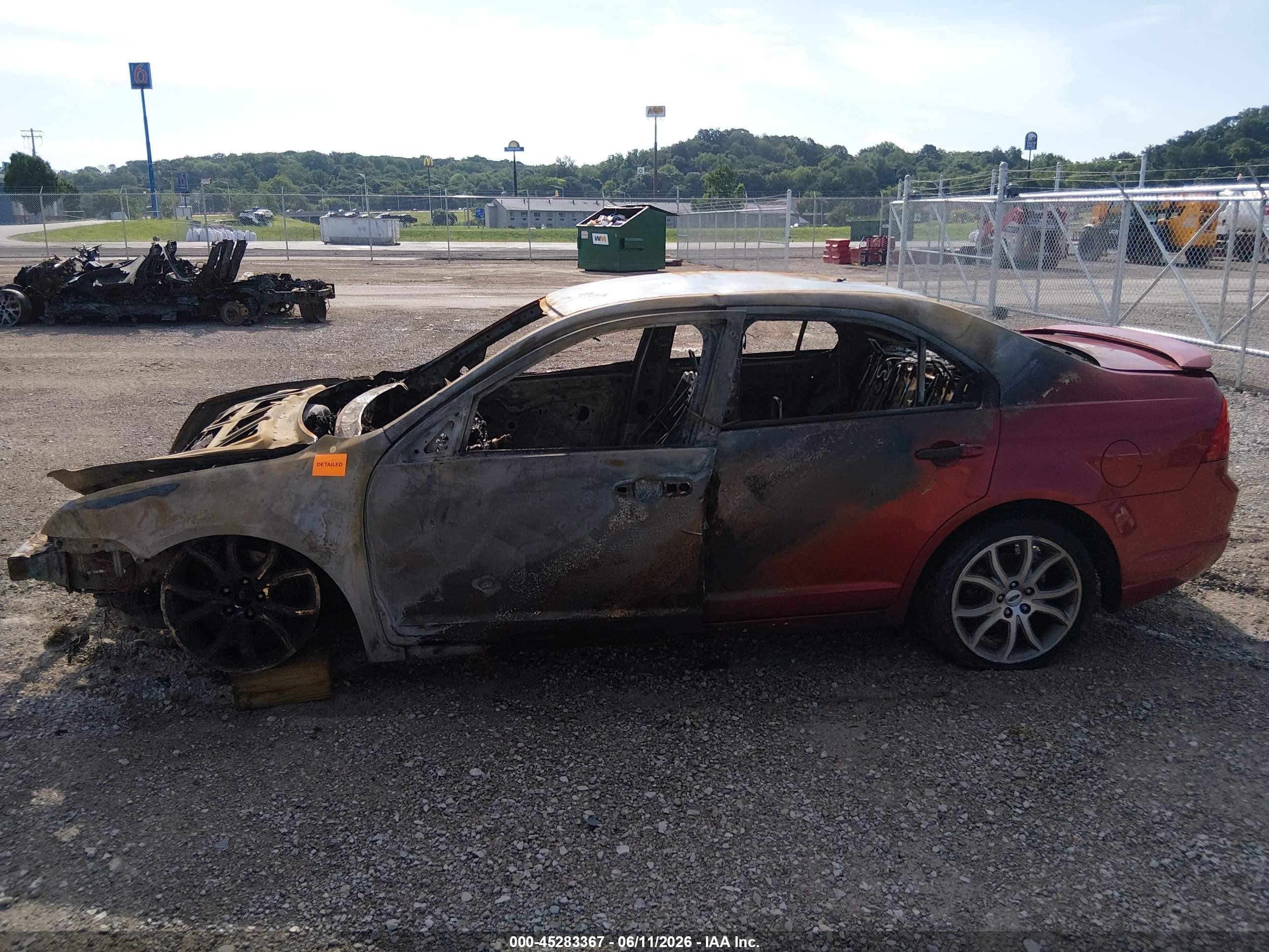 2011 Ford Fusion Se Red vin: 3FAHP0HA7BR114114