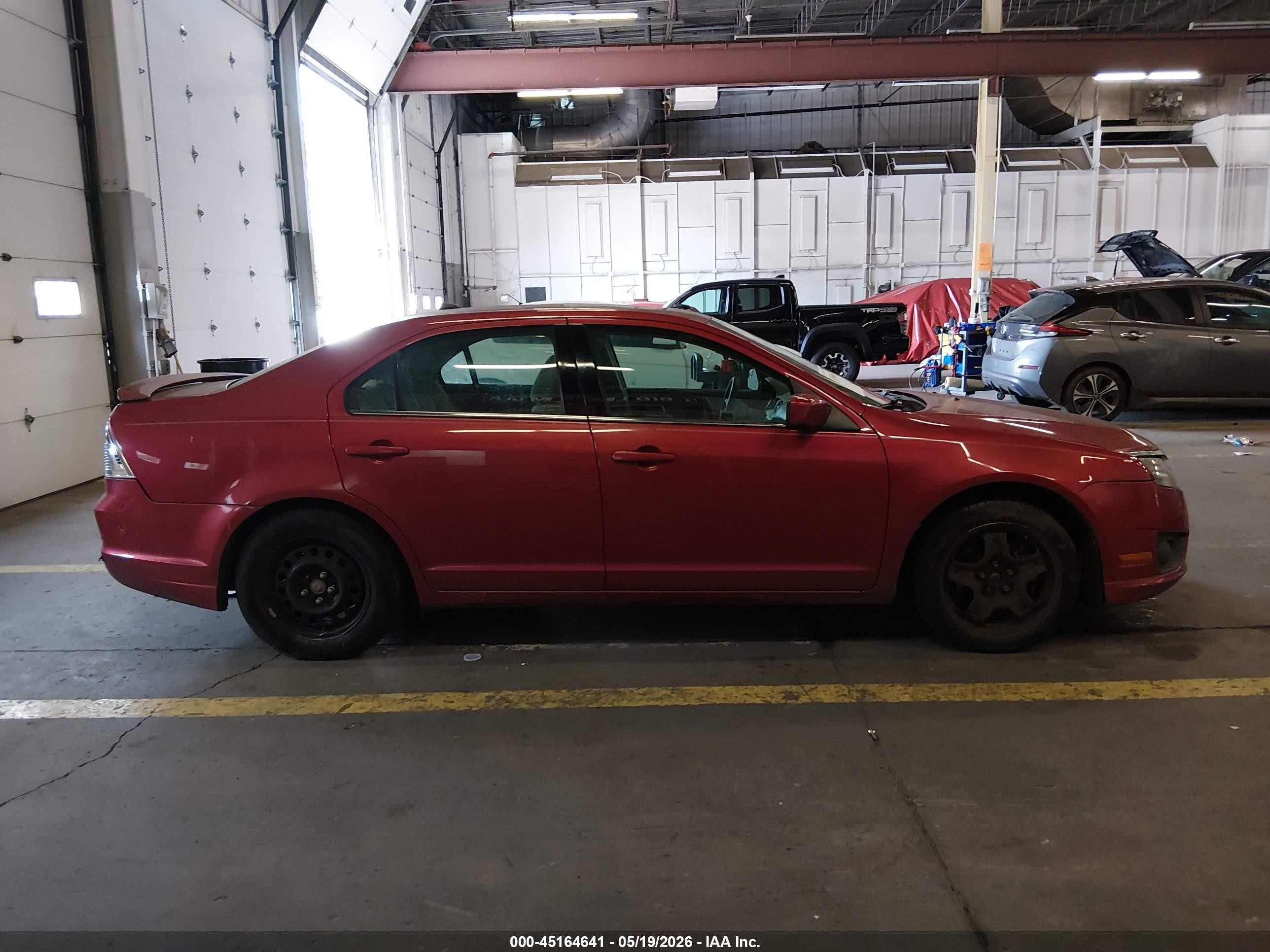 2011 Ford Fusion Se Red vin: 3FAHP0HA7BR121676