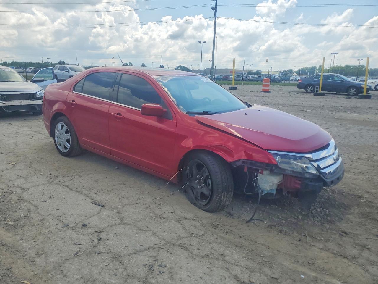 2011 Ford Fusion Red vin: 3FAHP0HA7BR195924