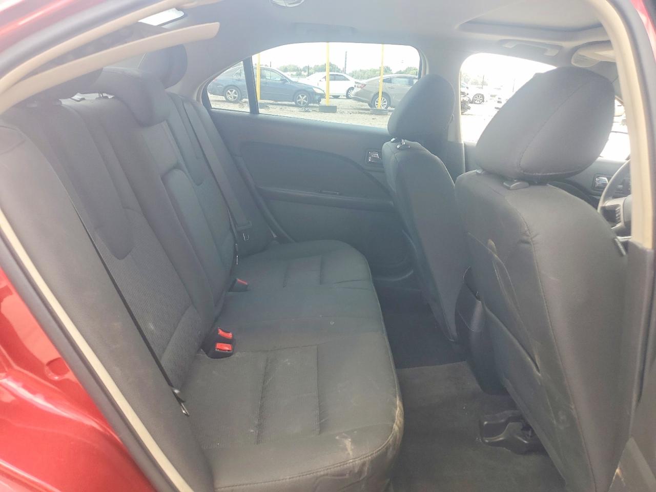 2011 Ford Fusion Red vin: 3FAHP0HA7BR195924