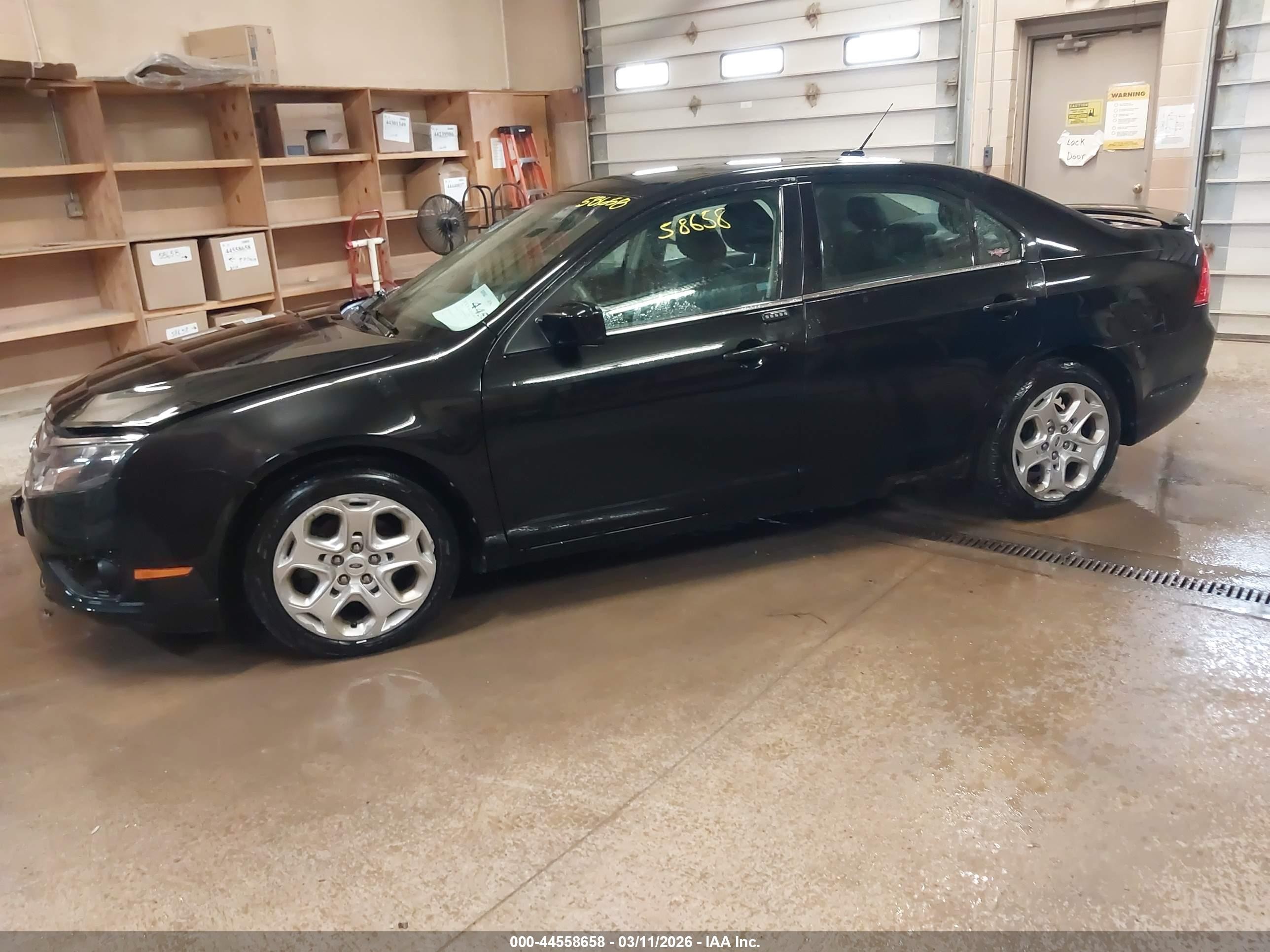 2011 Ford Fusion Se Черный vin: 3FAHP0HA7BR302518