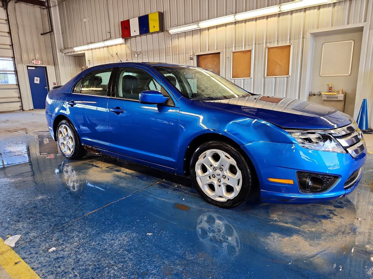 2011 Ford Fusion Se Blue vin: 3FAHP0HA7BR346597