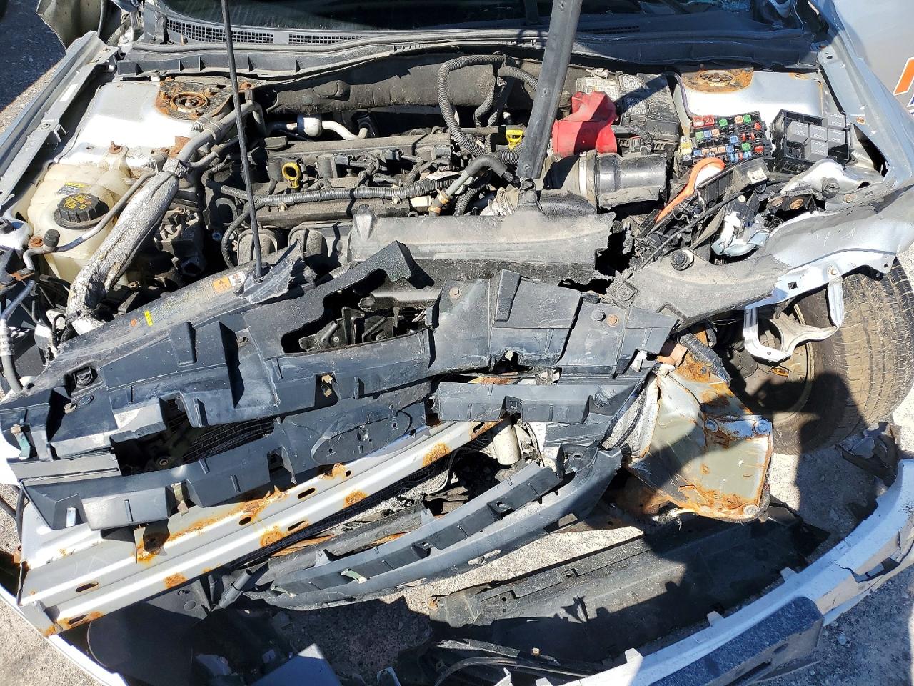 2012 Ford Fusion Se Серебряный vin: 3FAHP0HA7CR105088