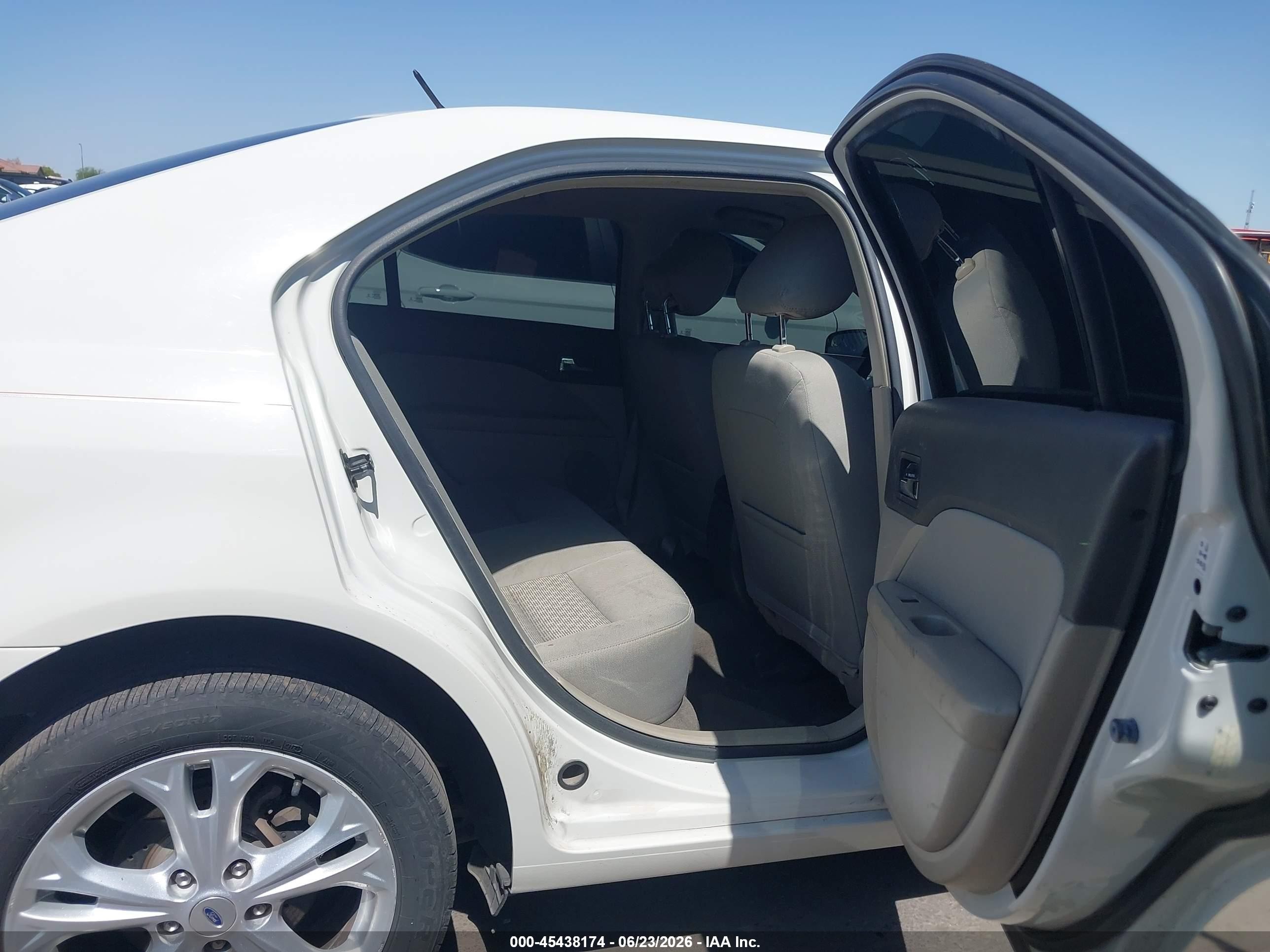 2012 Ford Fusion Se Белый vin: 3FAHP0HA7CR248977