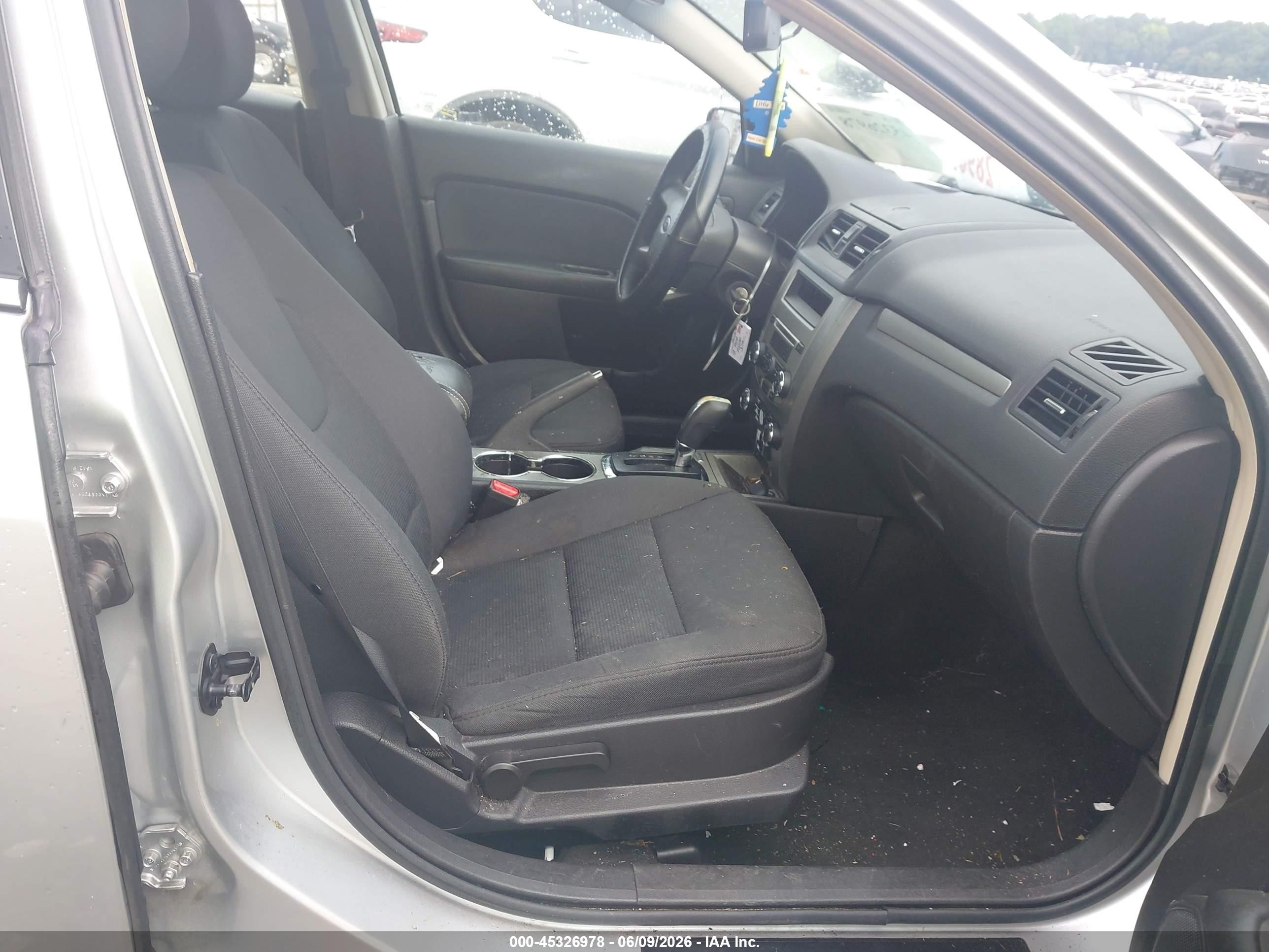2012 Ford Fusion Se Silver vin: 3FAHP0HA7CR372134