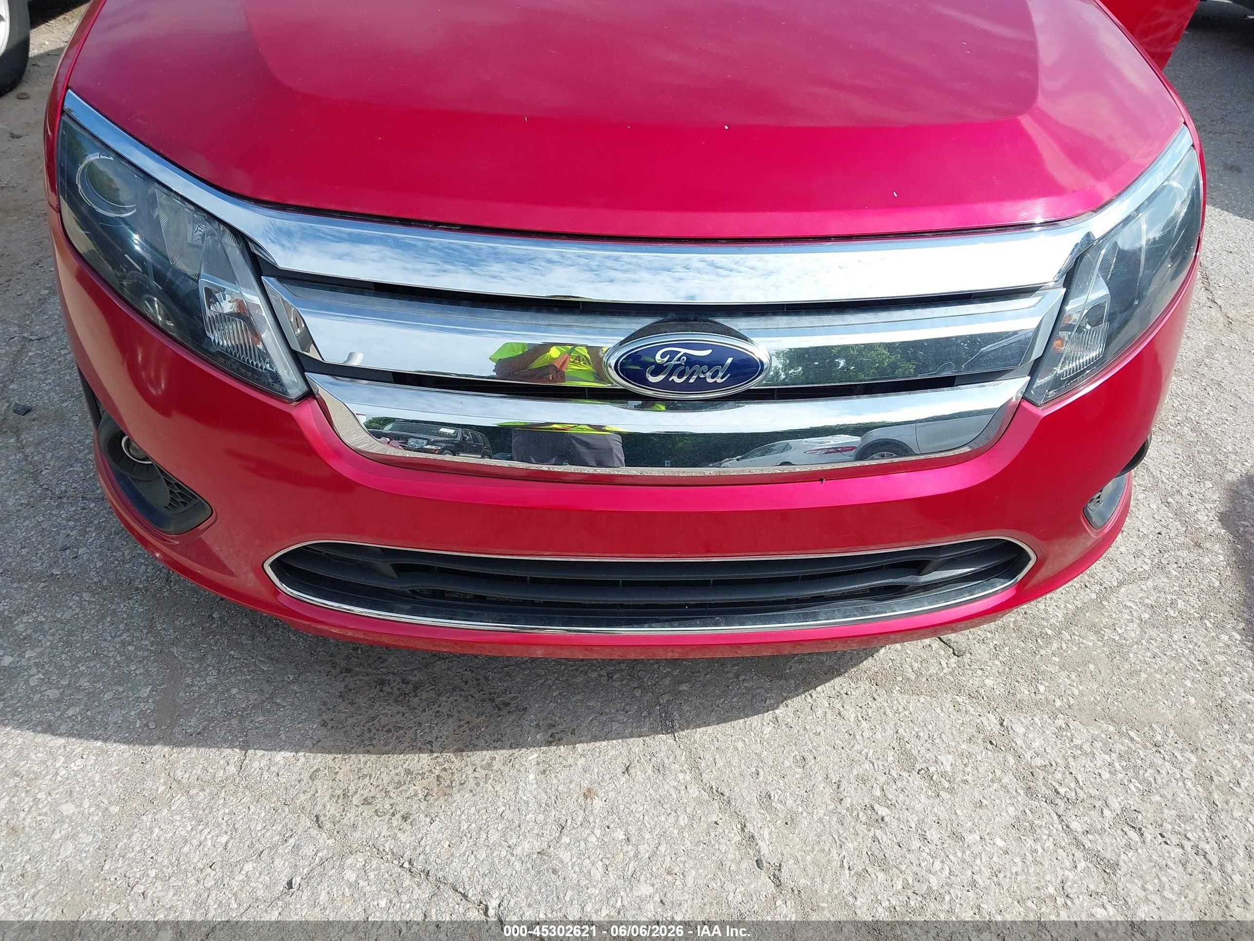 2012 Ford Fusion Se Red vin: 3FAHP0HA7CR437113