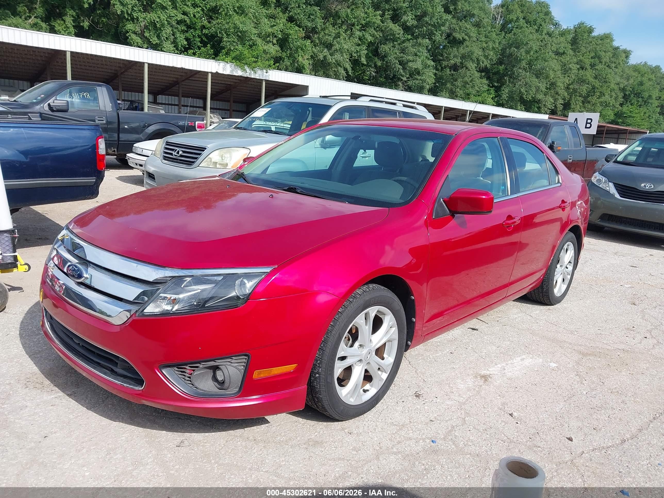 2012 Ford Fusion Se Red vin: 3FAHP0HA7CR437113