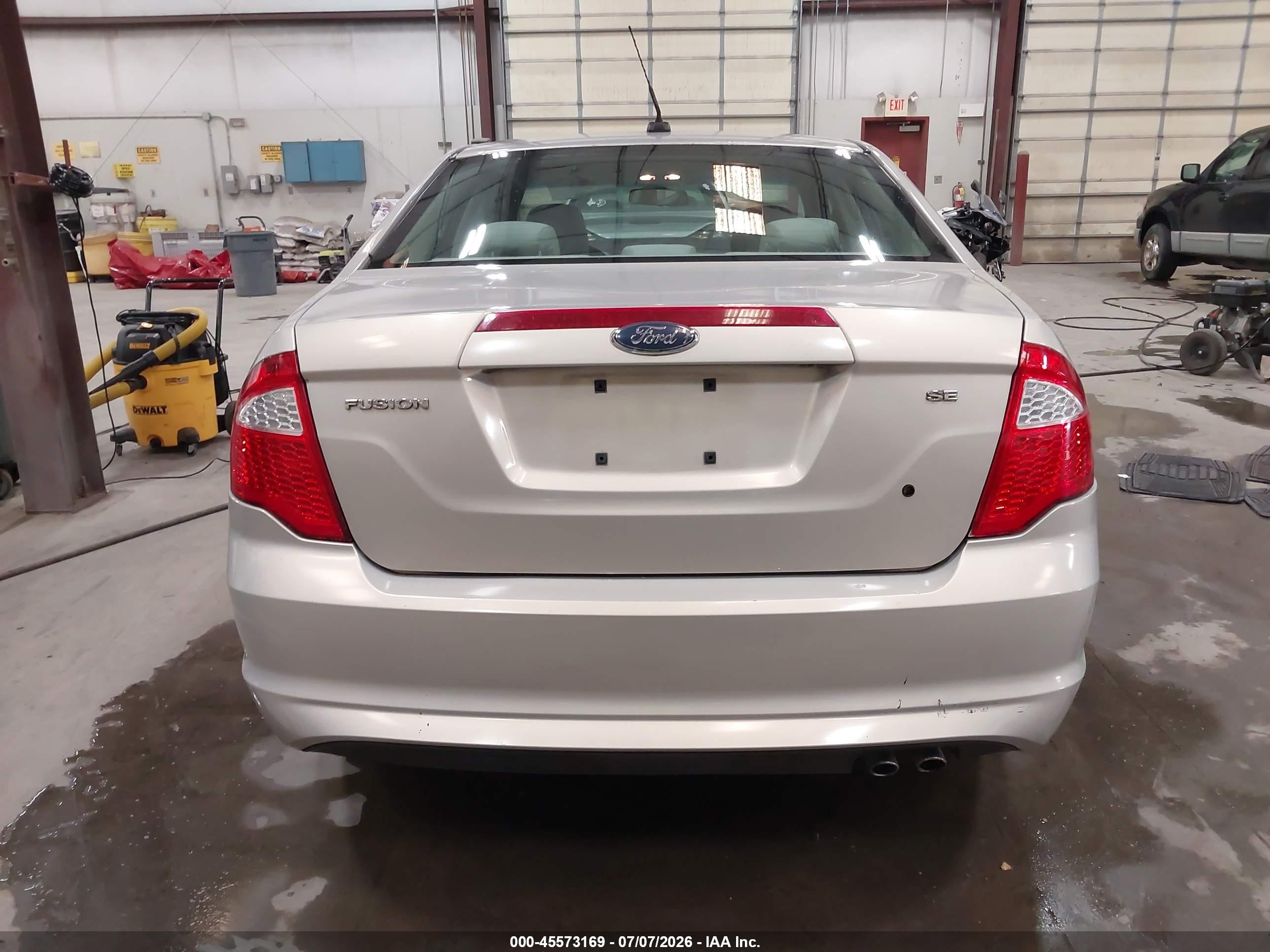 2010 Ford Fusion Se Beige vin: 3FAHP0HA8AR128604