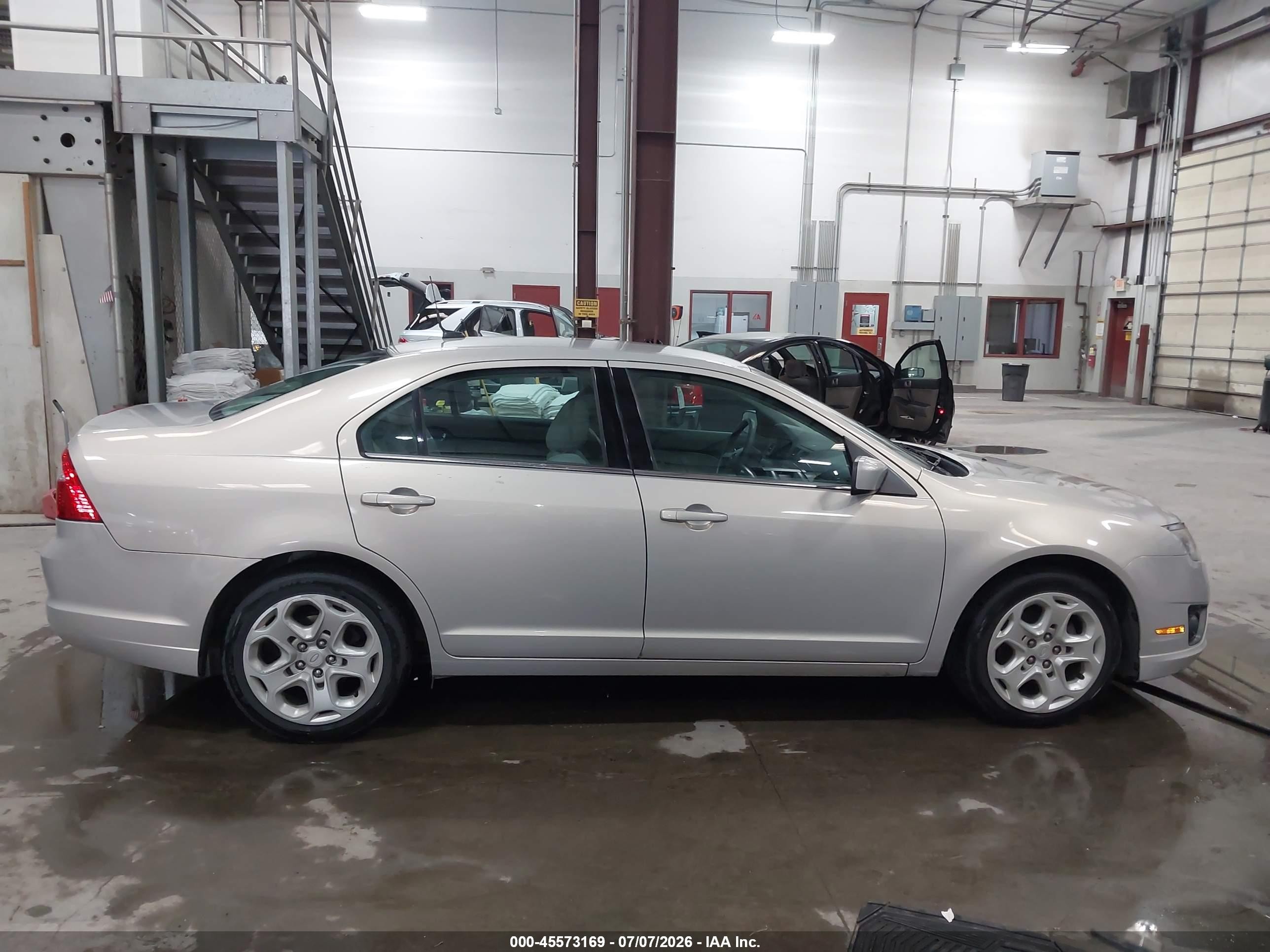 2010 Ford Fusion Se Beige vin: 3FAHP0HA8AR128604