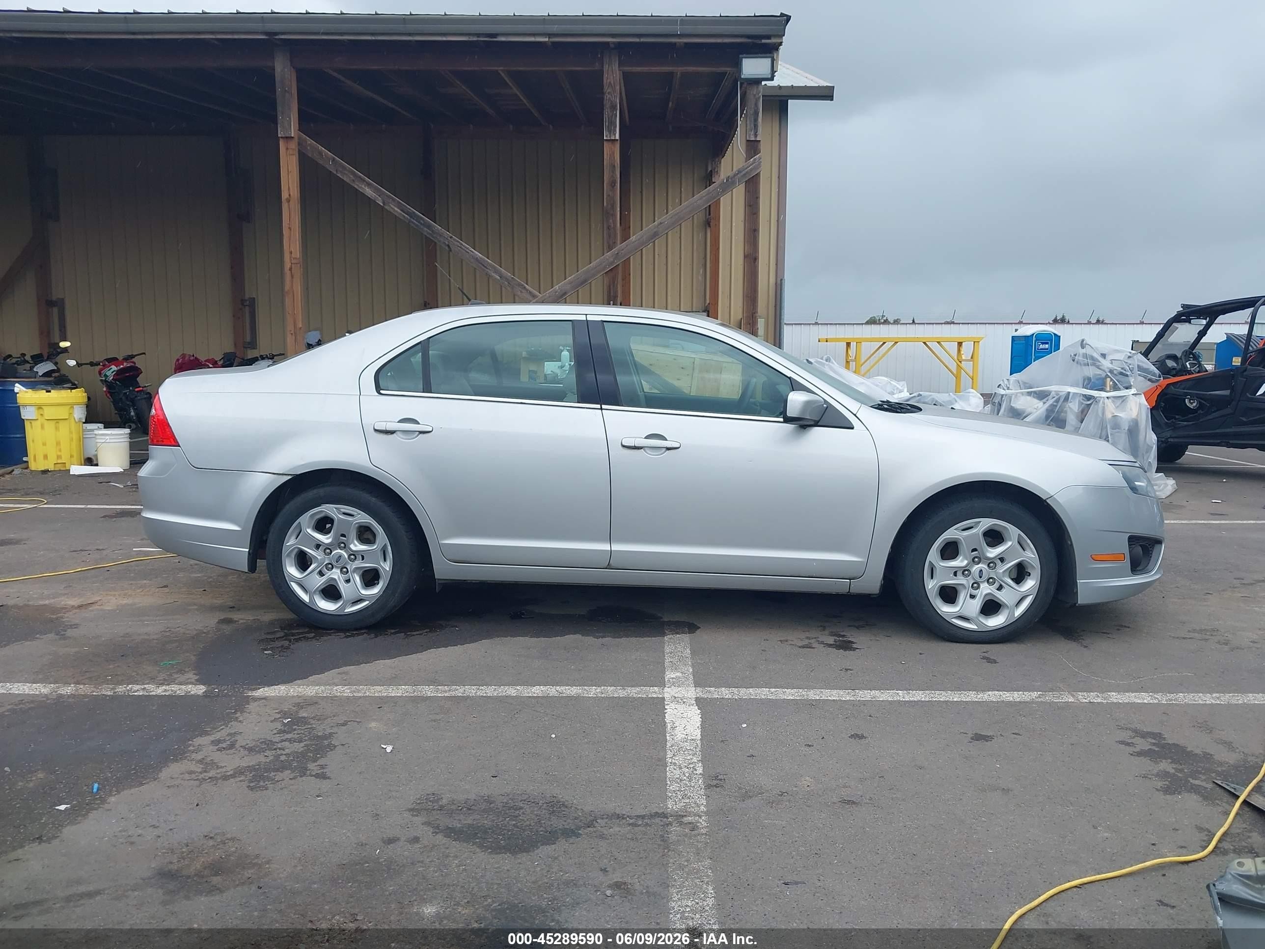 2010 Ford Fusion Se Silver vin: 3FAHP0HA8AR285744